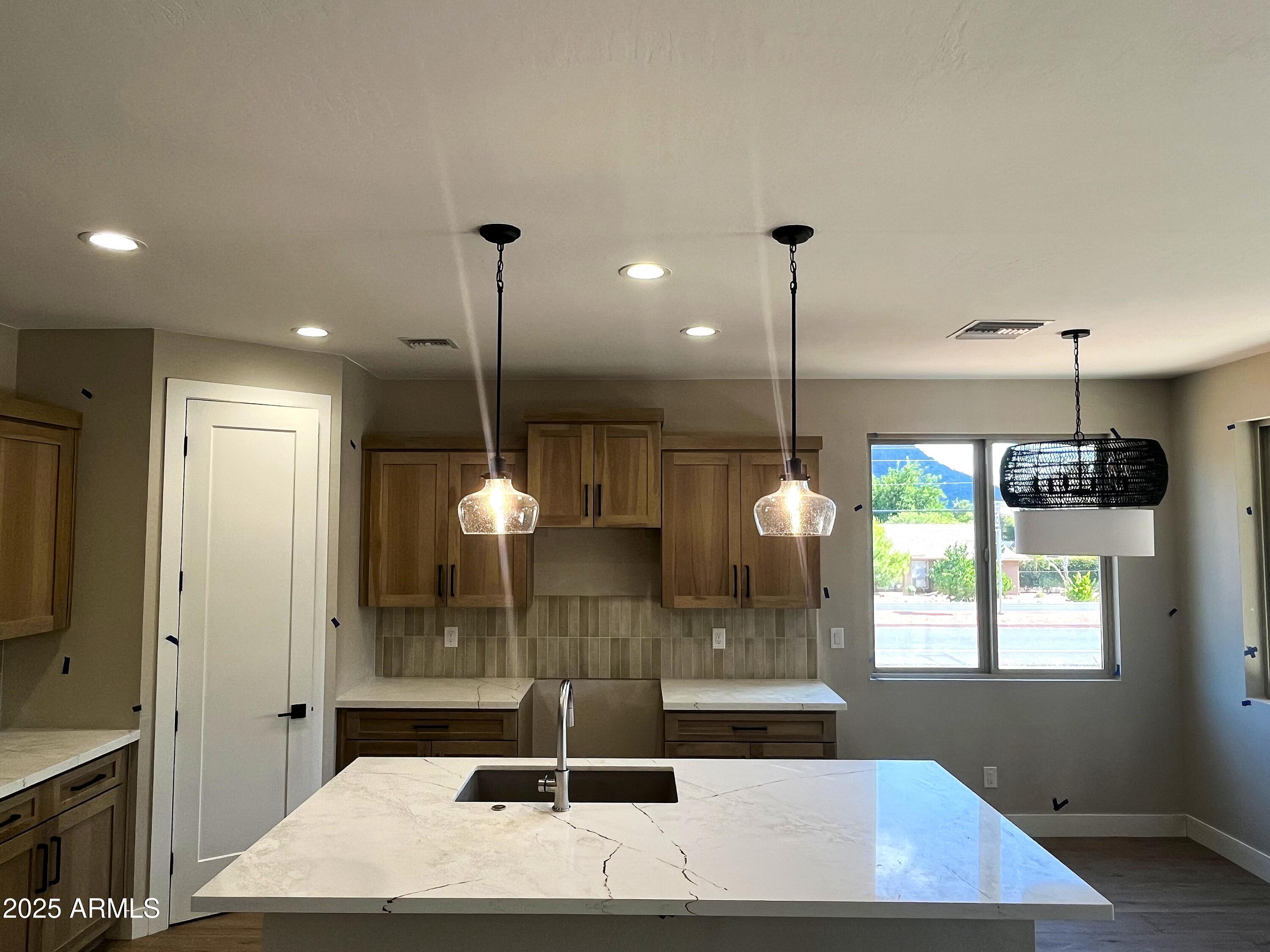 15 CREEK ROCK Circle