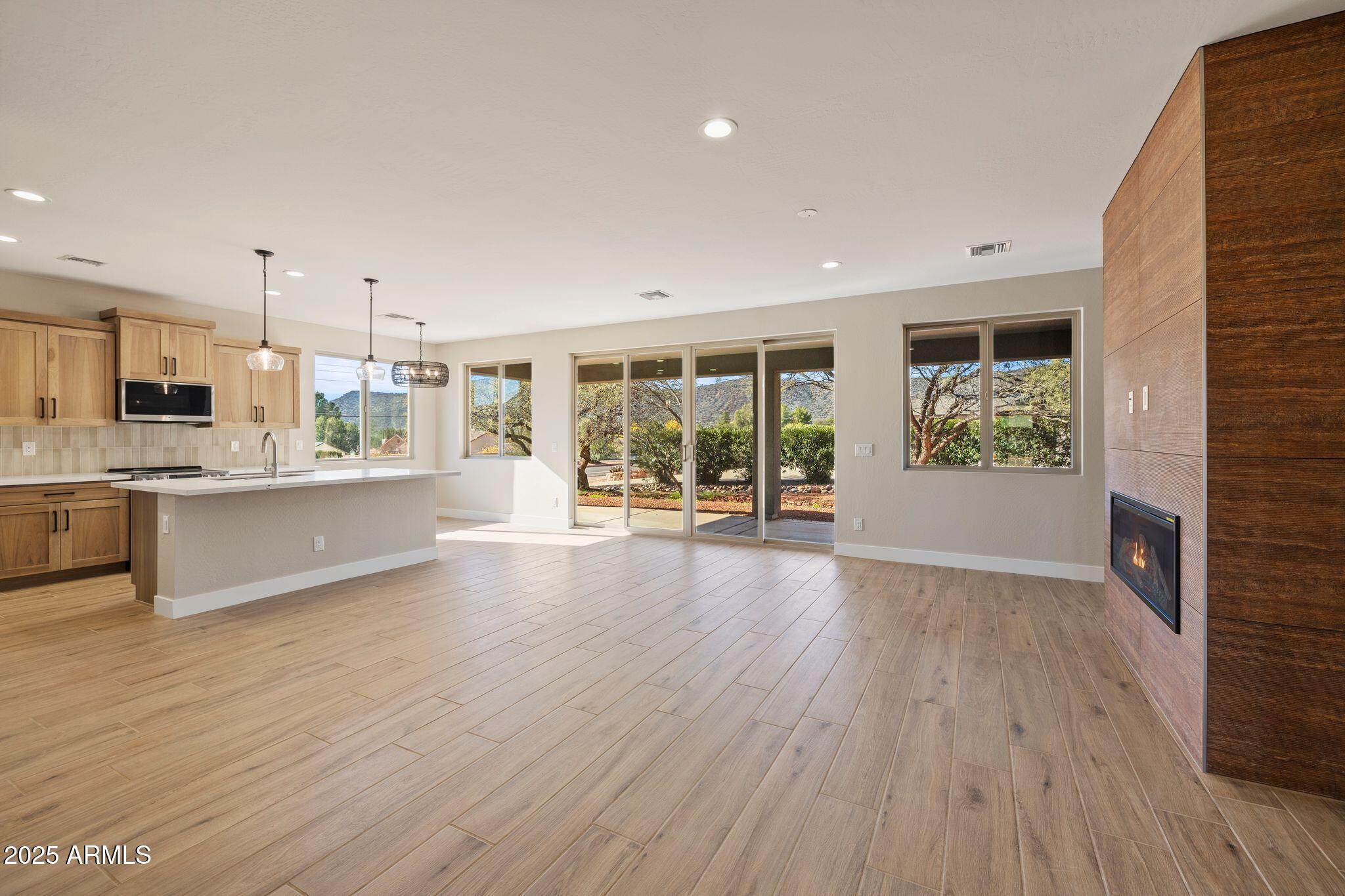 15 CREEK ROCK Circle