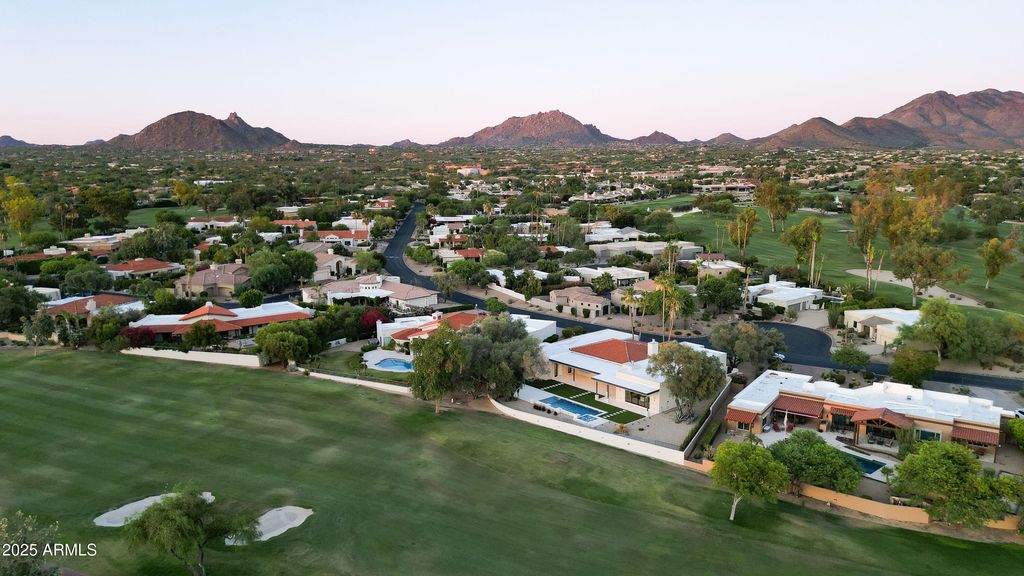 Photo of 23002 N Country Club Trail, Scottsdale, AZ 85255 (MLS # 6872682)