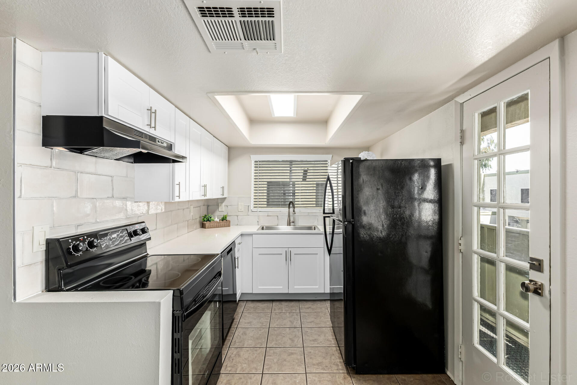 HALLCRAFT VILLAS WEST 8 - Residential