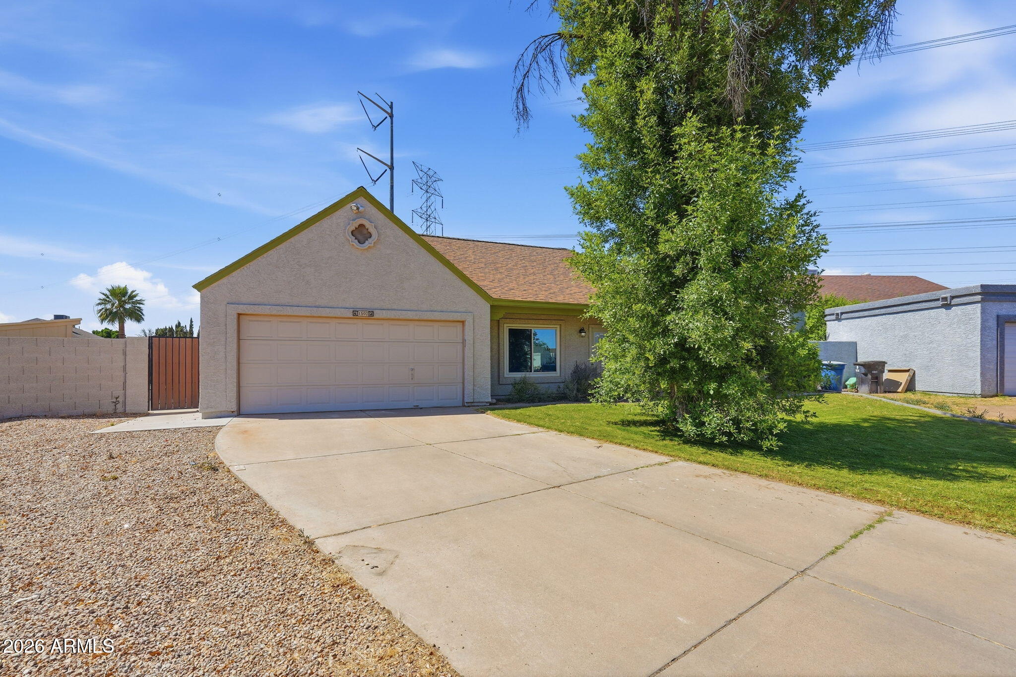 1502 E DIVOT Drive
