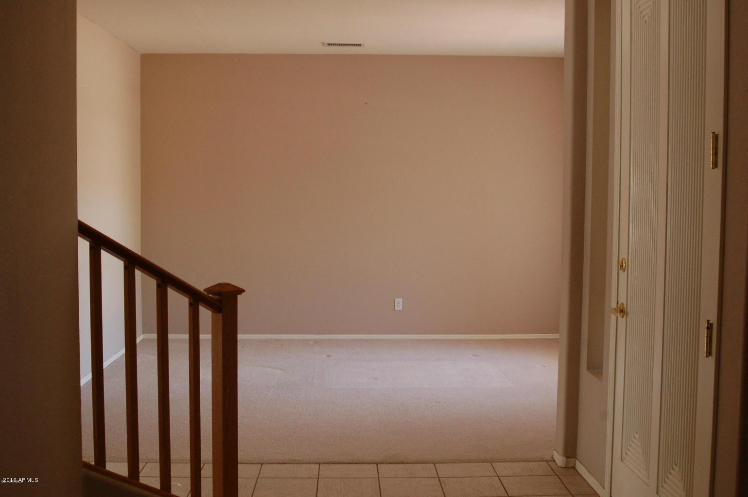 1041 W Longhorn Drive