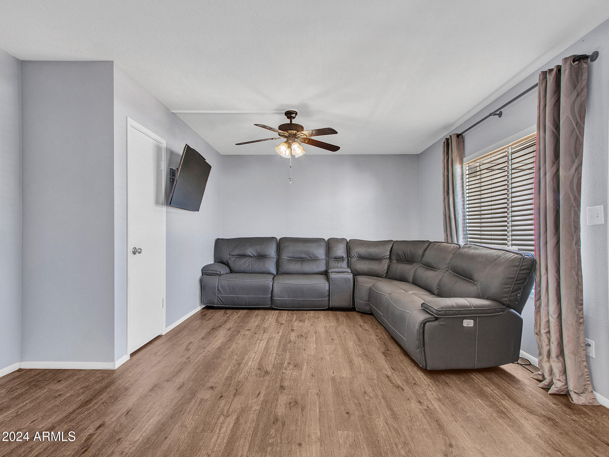 Litchfield Park, Arizona 85340, United States, 3 Bedrooms Bedrooms, ,2 BathroomsBathrooms,Residential,Pending,117644