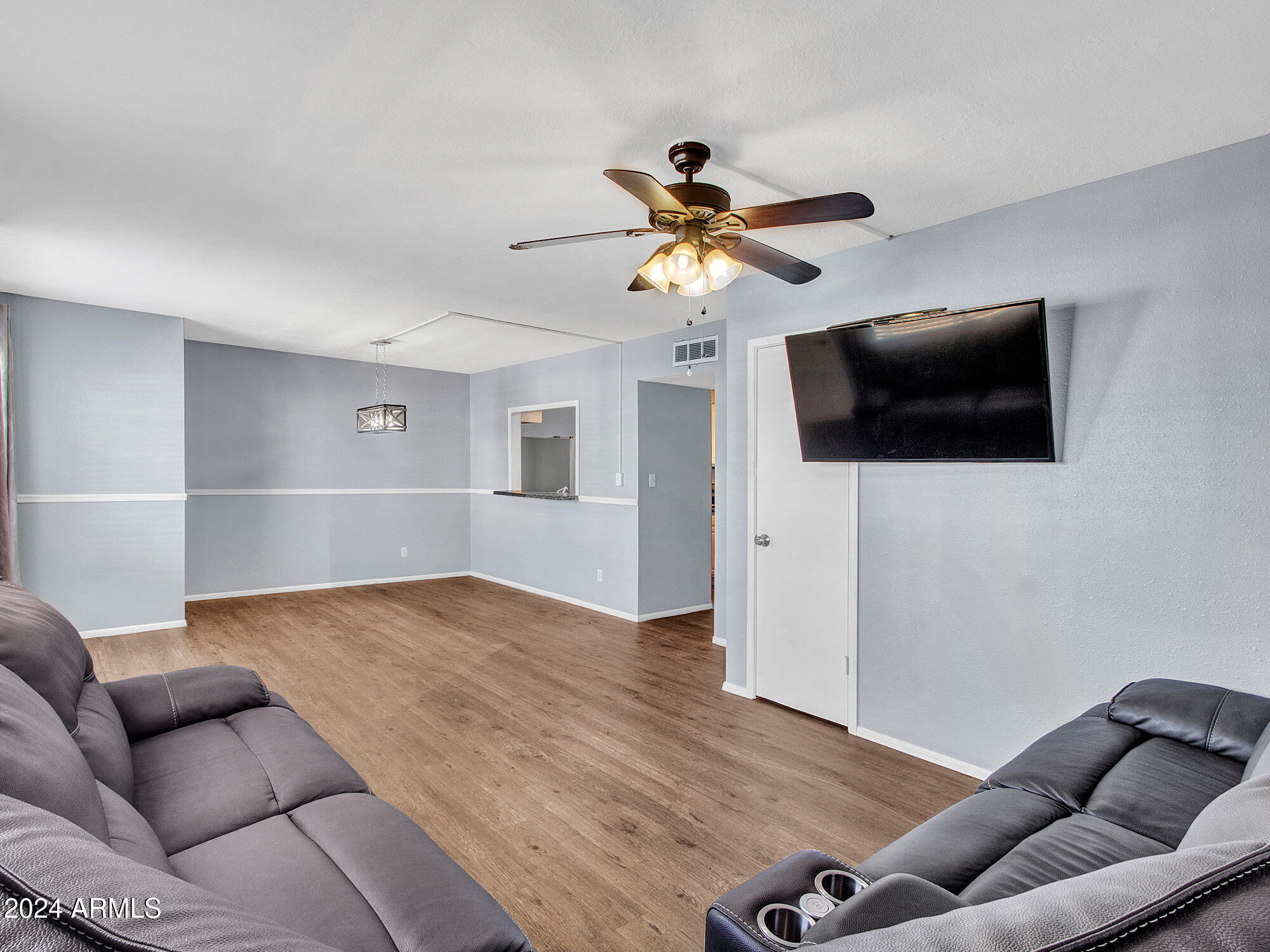 Litchfield Park, Arizona 85340, United States, 3 Bedrooms Bedrooms, ,2 BathroomsBathrooms,Residential,Pending,117644