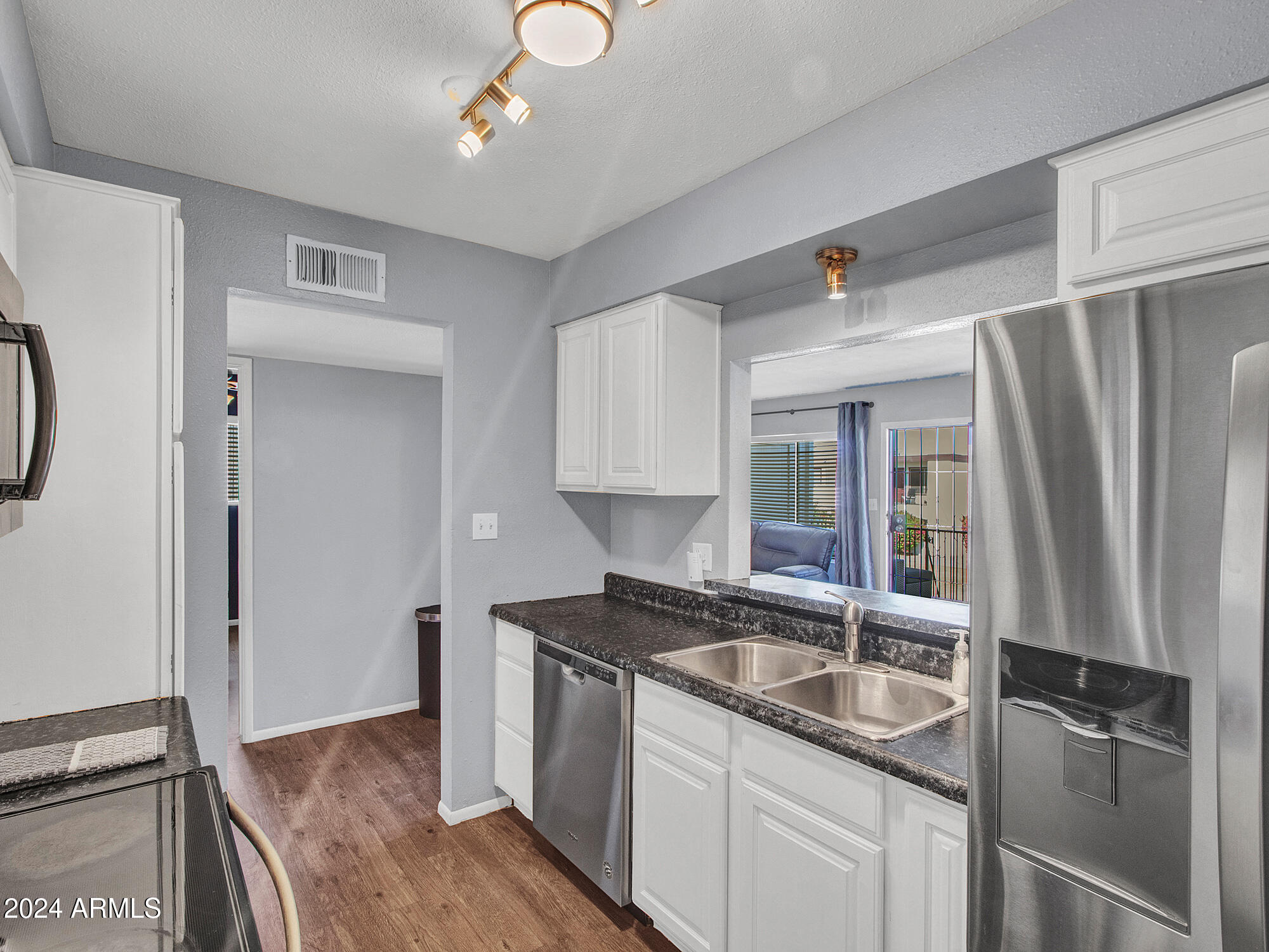 Litchfield Park, Arizona 85340, United States, 3 Bedrooms Bedrooms, ,2 BathroomsBathrooms,Residential,Pending,117644