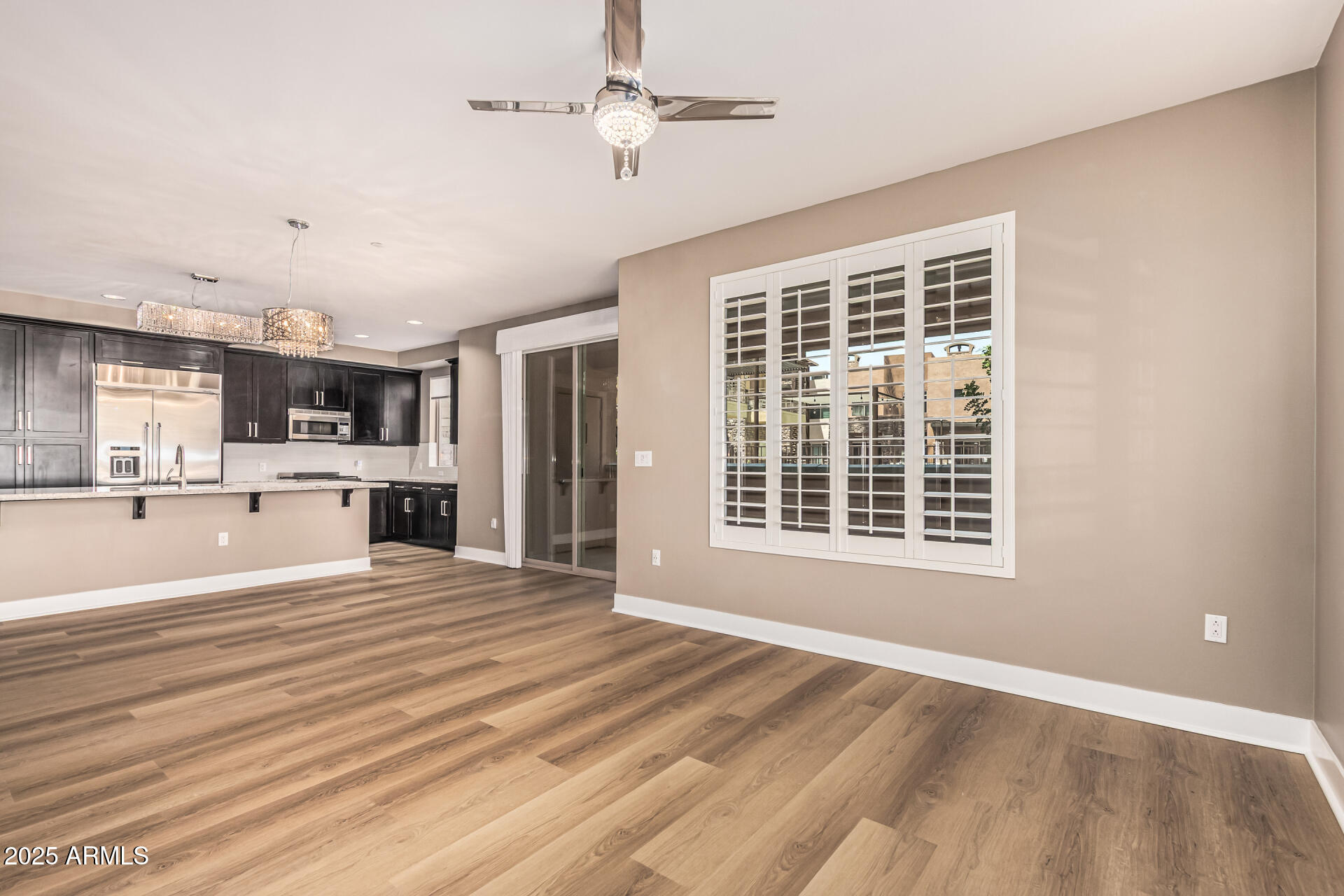 4805 N WOODMERE FAIRWAY -- 1002