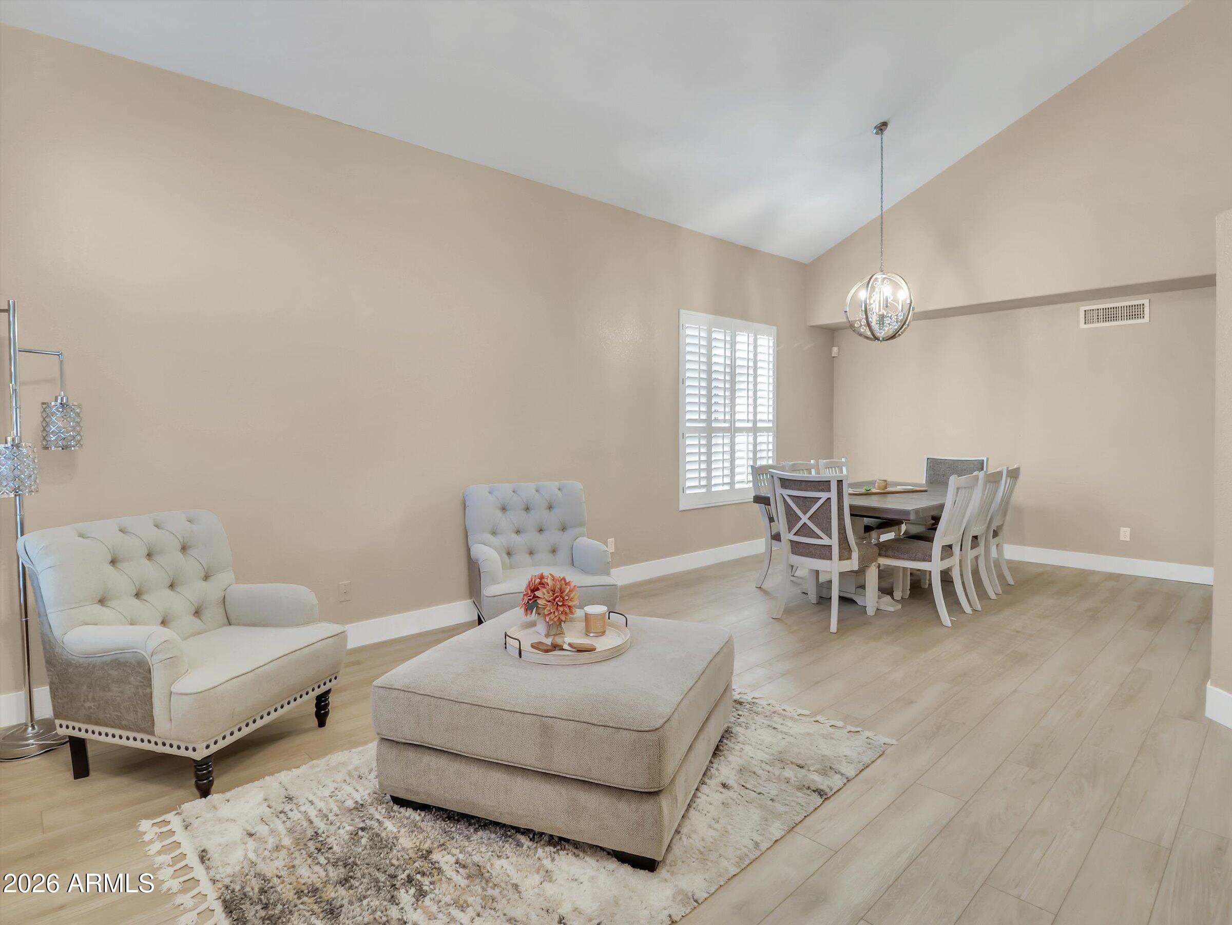 3347 E ROCKWOOD Drive