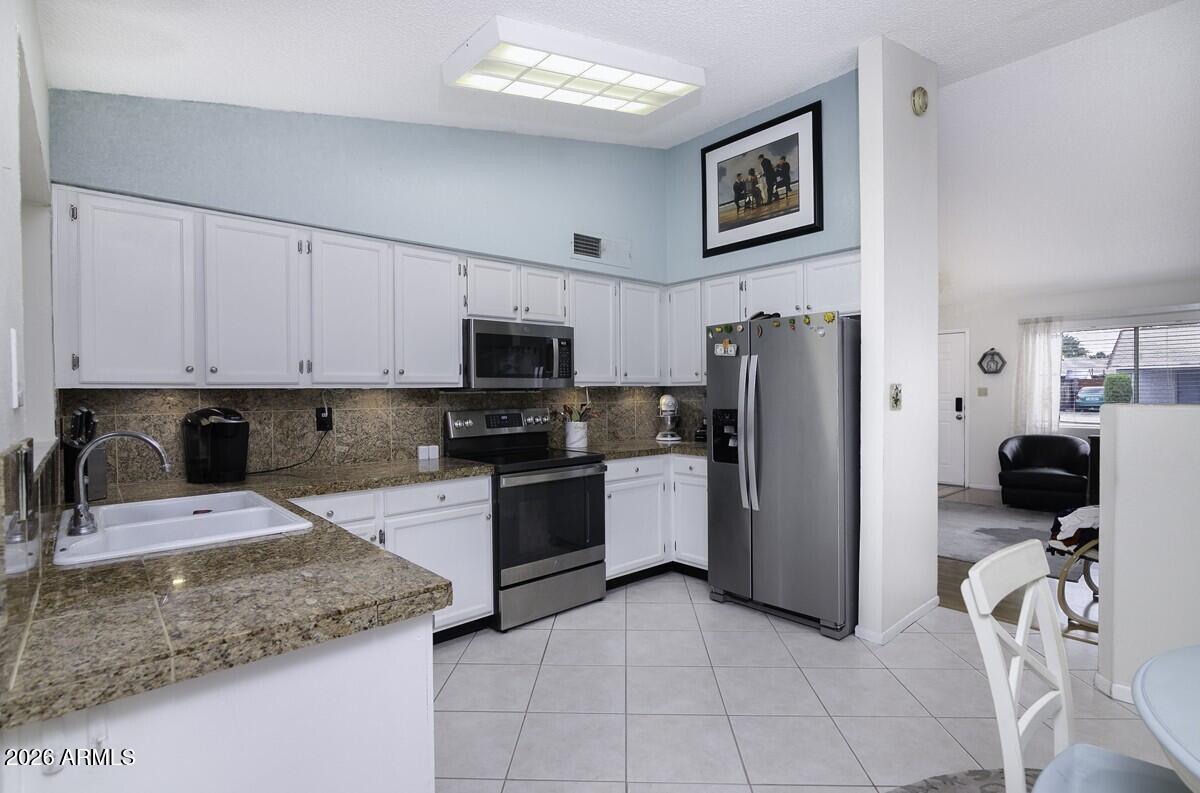 Properties 3 1427 W CHILTON Street