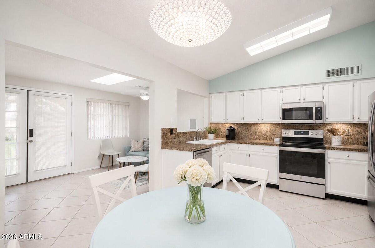 Properties 4 1427 W CHILTON Street