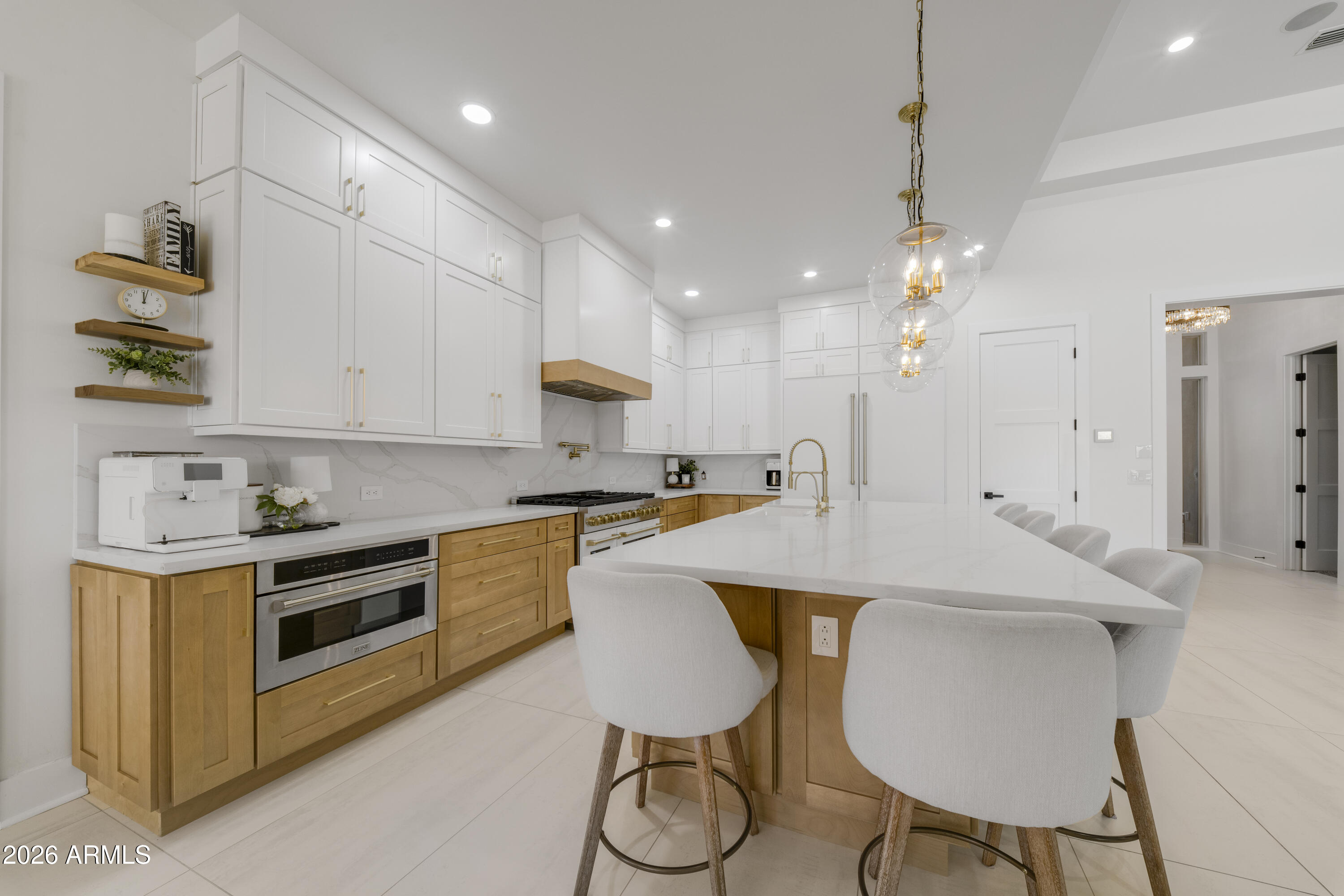 4562 N CHELSEA Drive