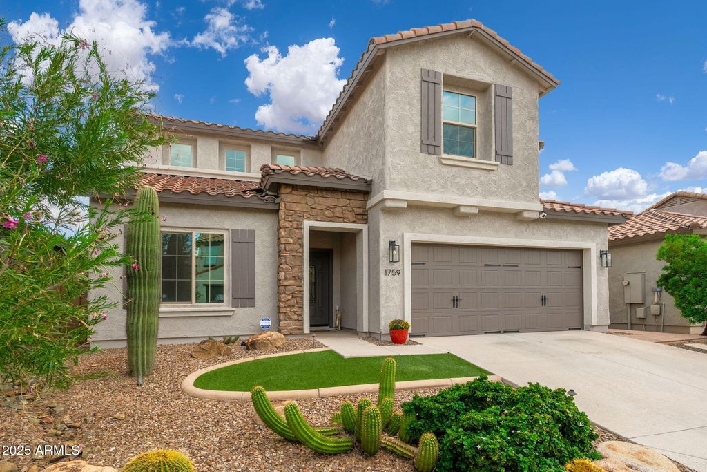Photo of 1759 W Desperado Way, Phoenix, AZ 85085 (MLS # 6933846)