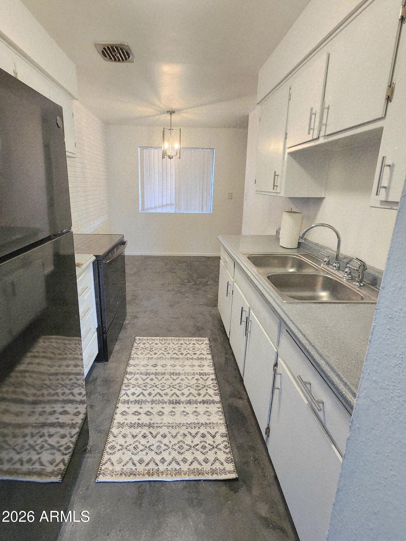 4349 W KEIM Drive