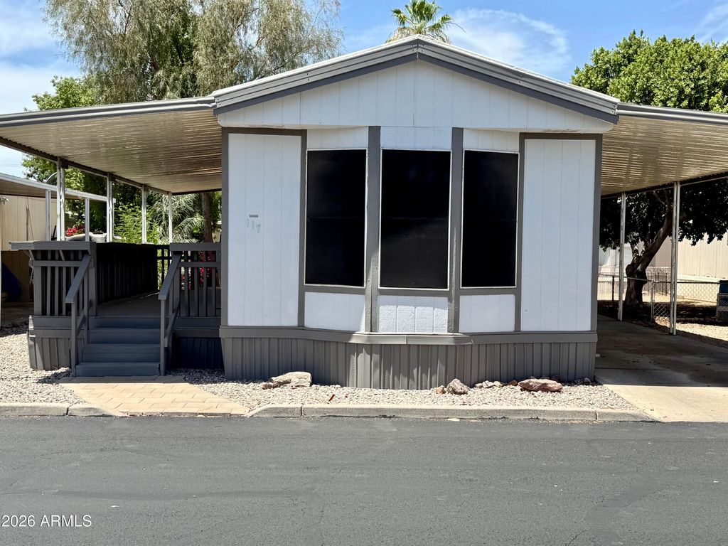 Photo of 8601 N 71st Avenue #117, Glendale, AZ 85301 (MLS # 7031173)