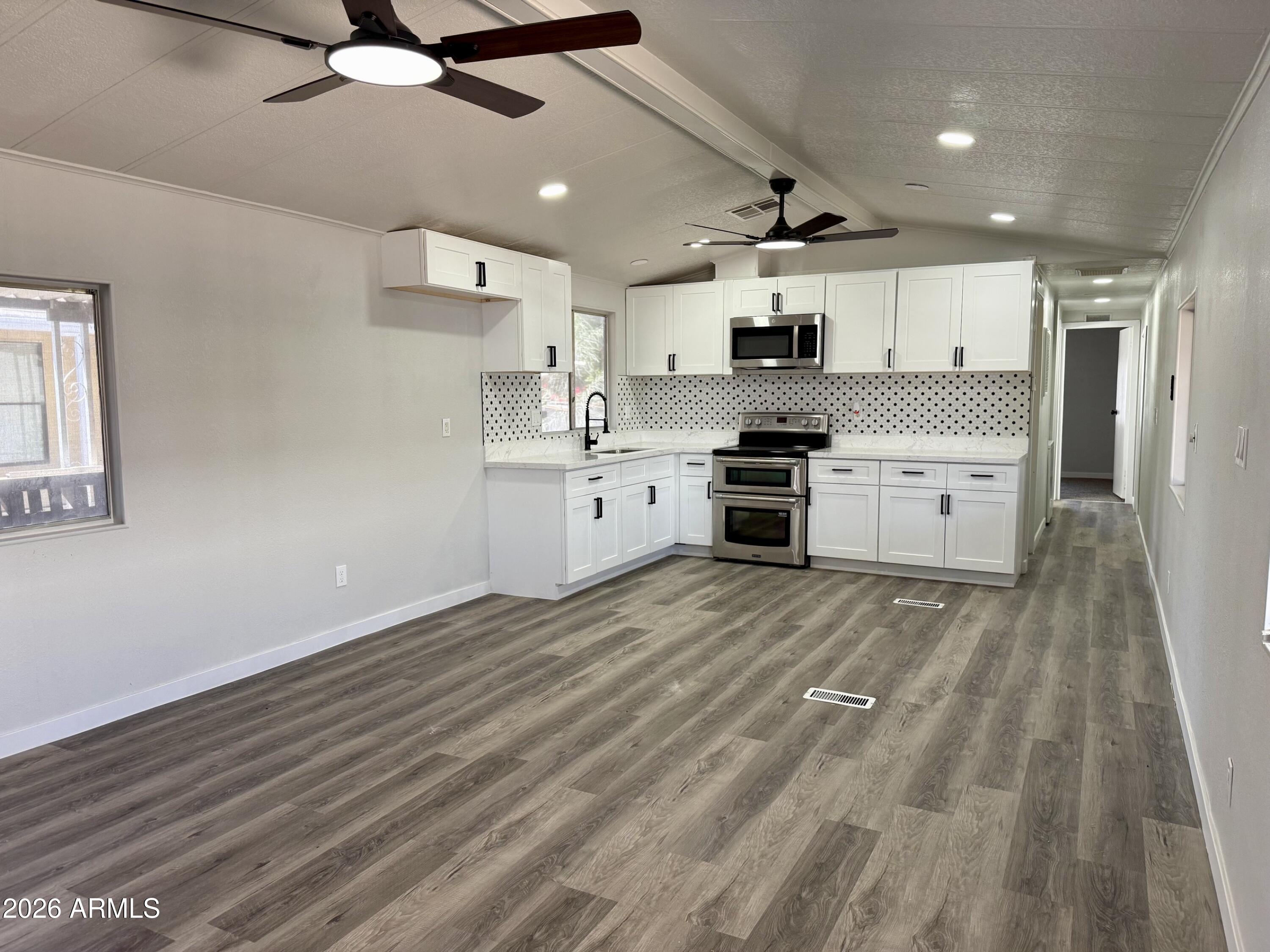 Paradise Groves Manufactured Home Park - Residential