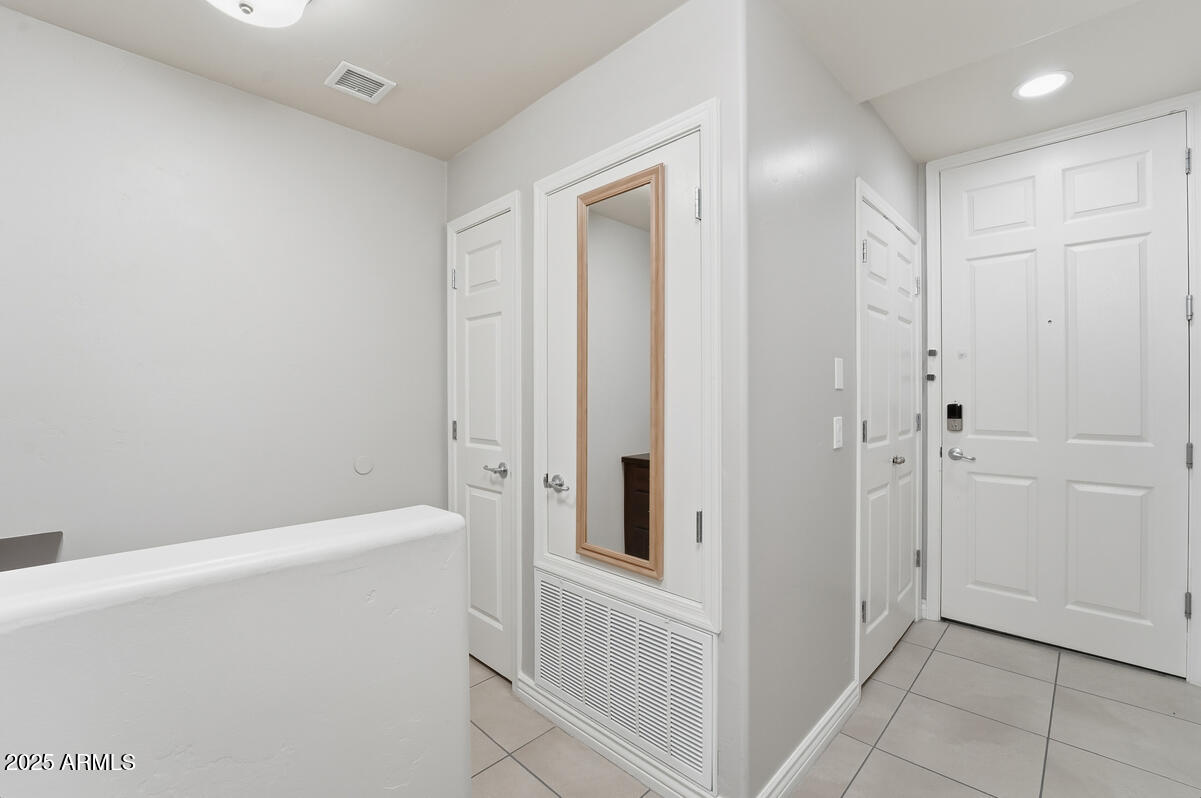 5350 E DEER VALLEY Drive 2420