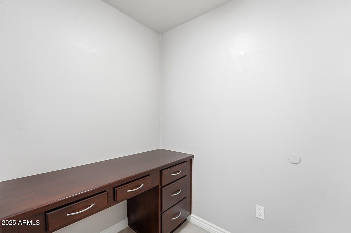 5350 E DEER VALLEY Drive 2420