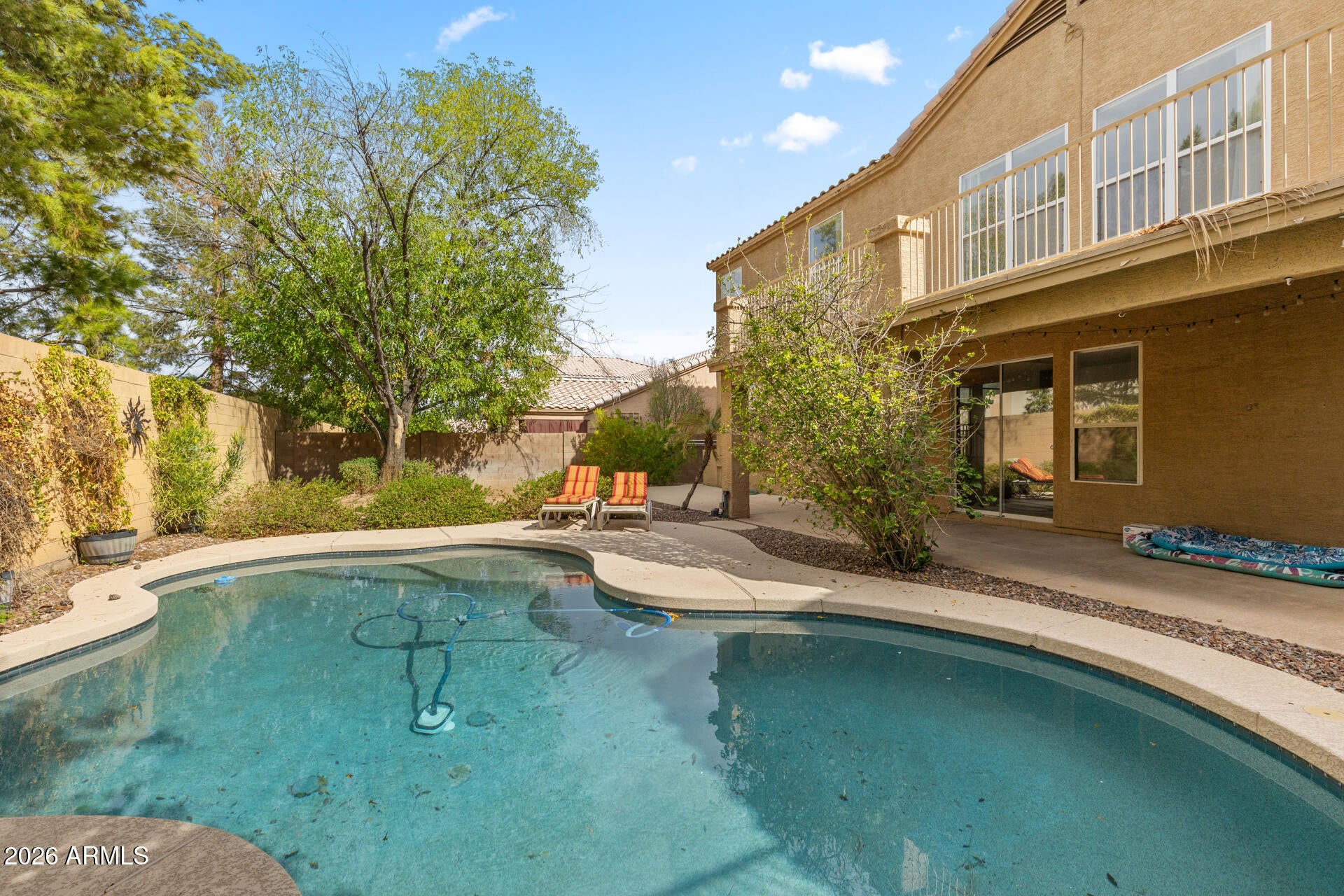 6738 W WAHALLA Lane