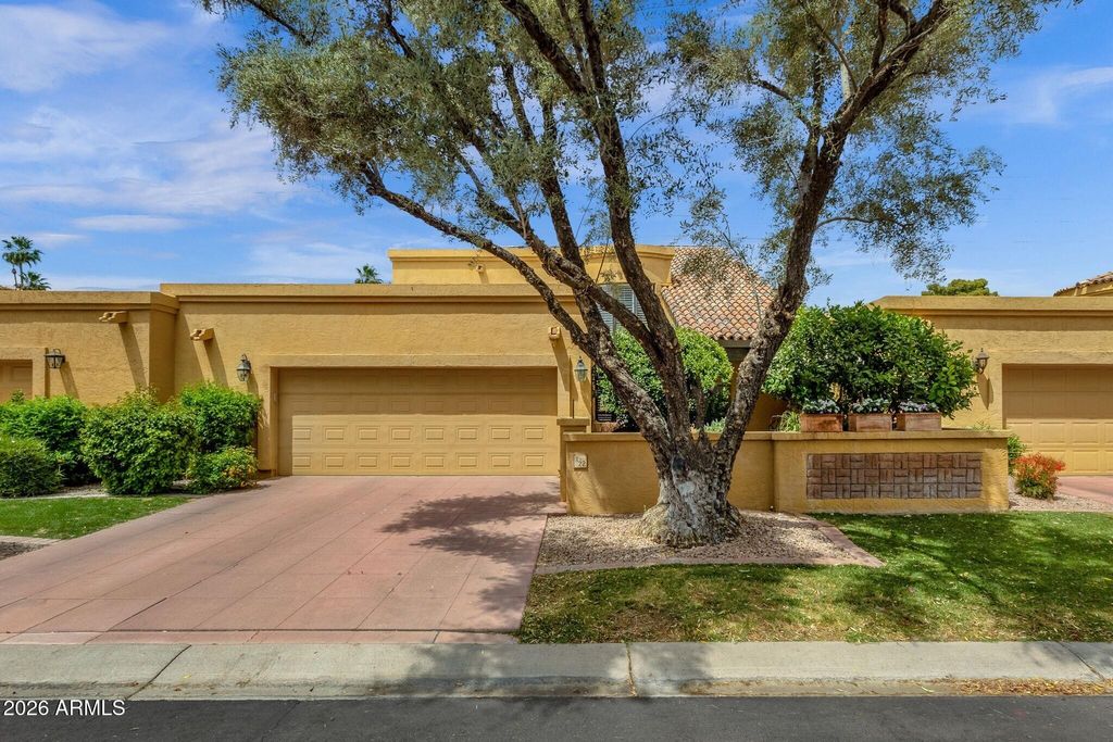 Photo of 7330 E Palo Verde Drive #22, Scottsdale, AZ 85250 (MLS # 7024525)
