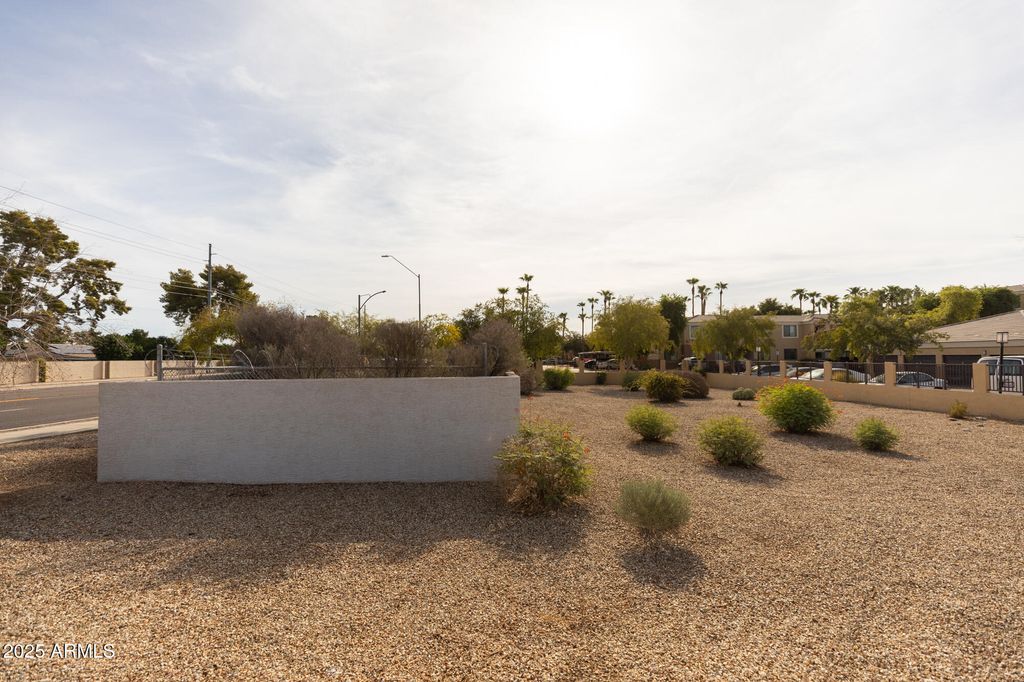 Photo of 10899 W Olive Avenue #G, Peoria, AZ 85345 (MLS # 6915688)
