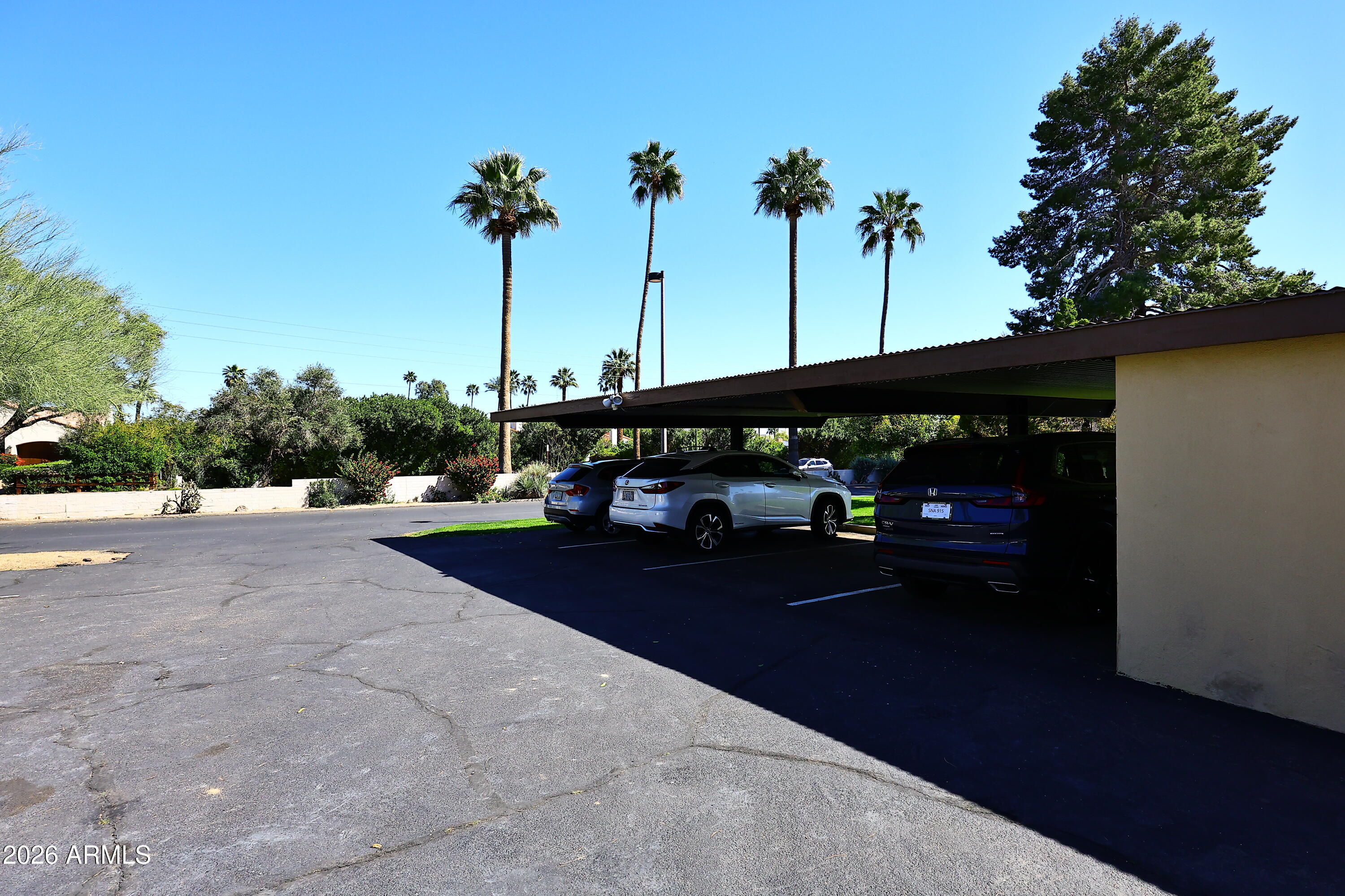 SCOTTSDALE HOUSE - Residential