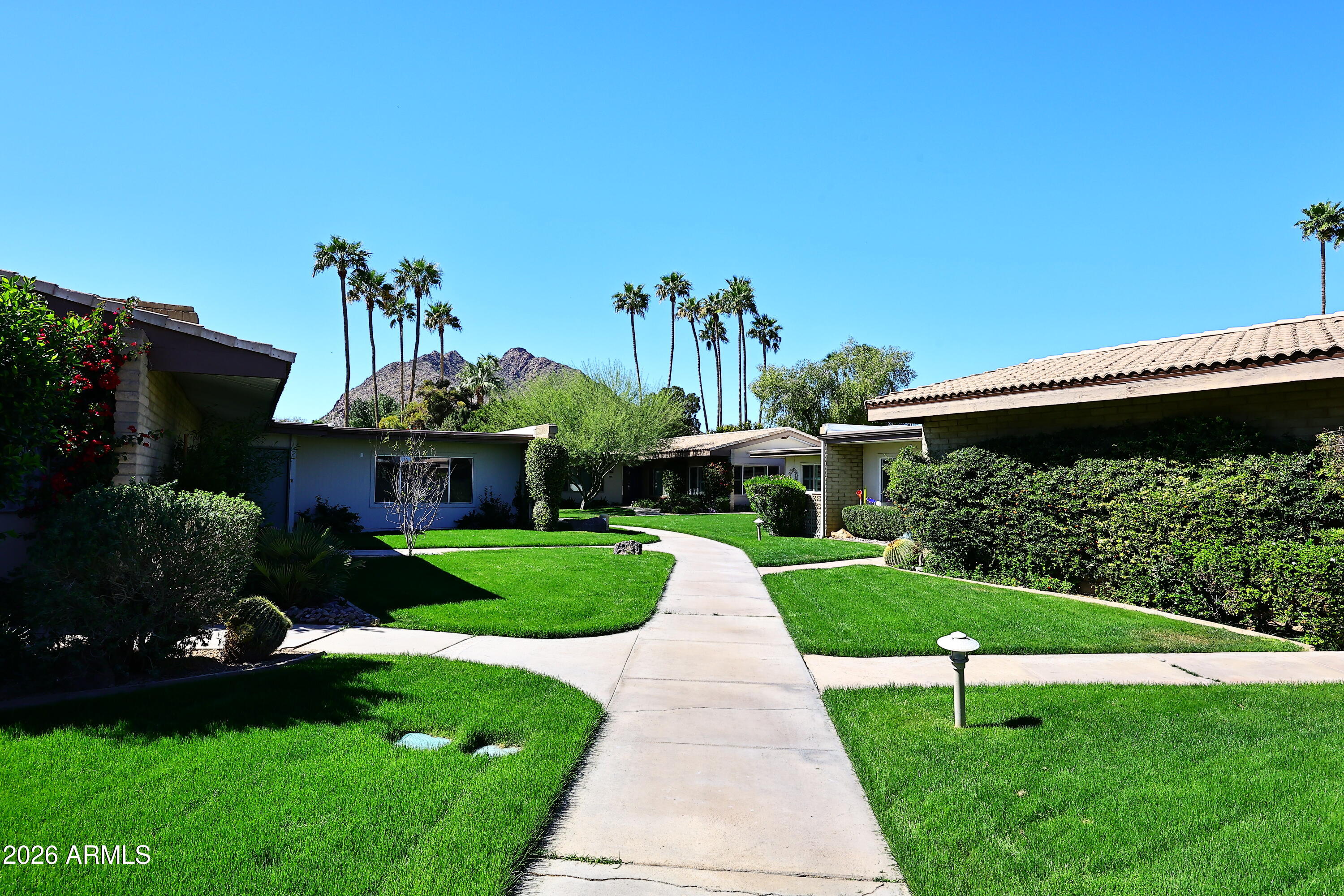 SCOTTSDALE HOUSE - Residential