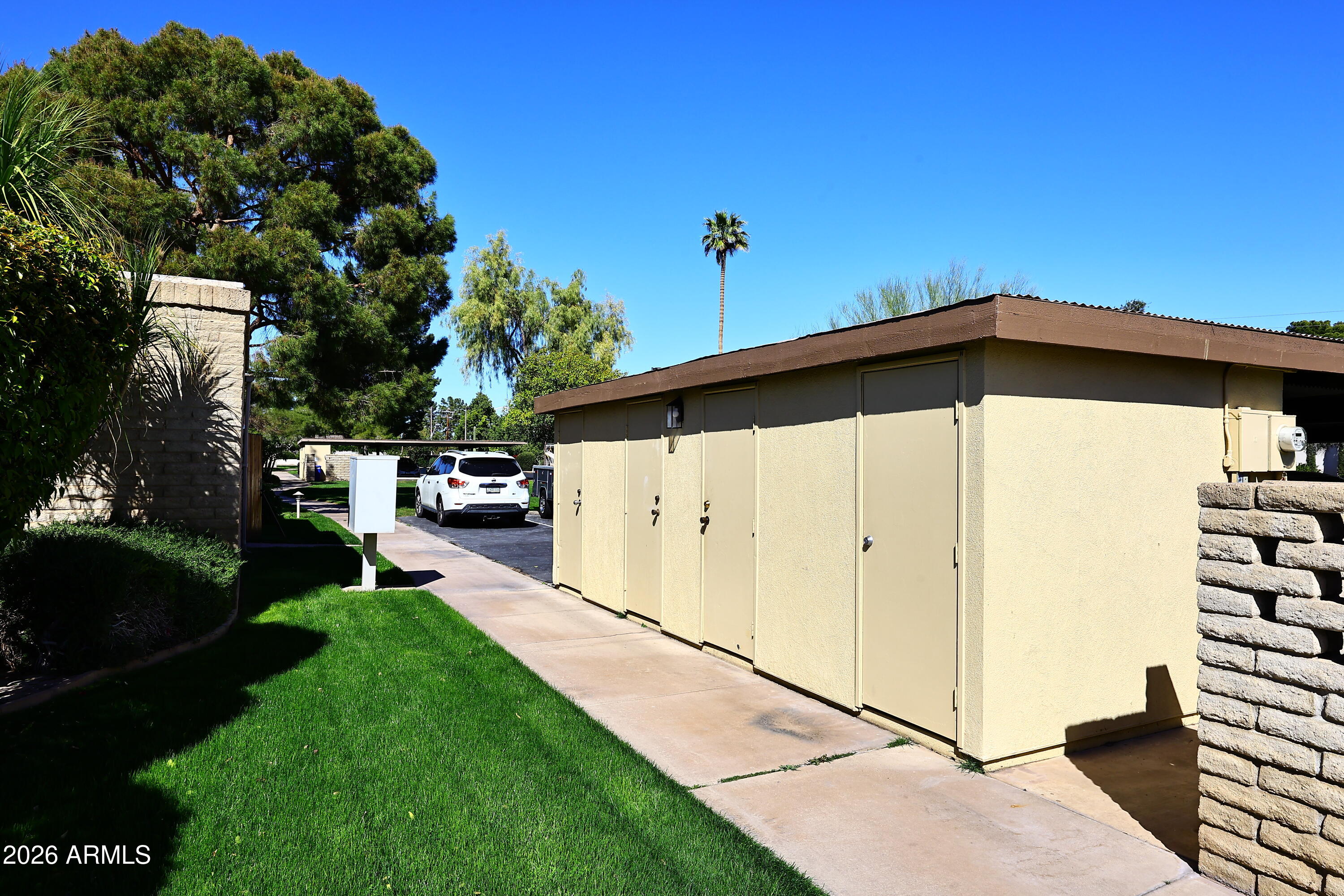 SCOTTSDALE HOUSE - Residential