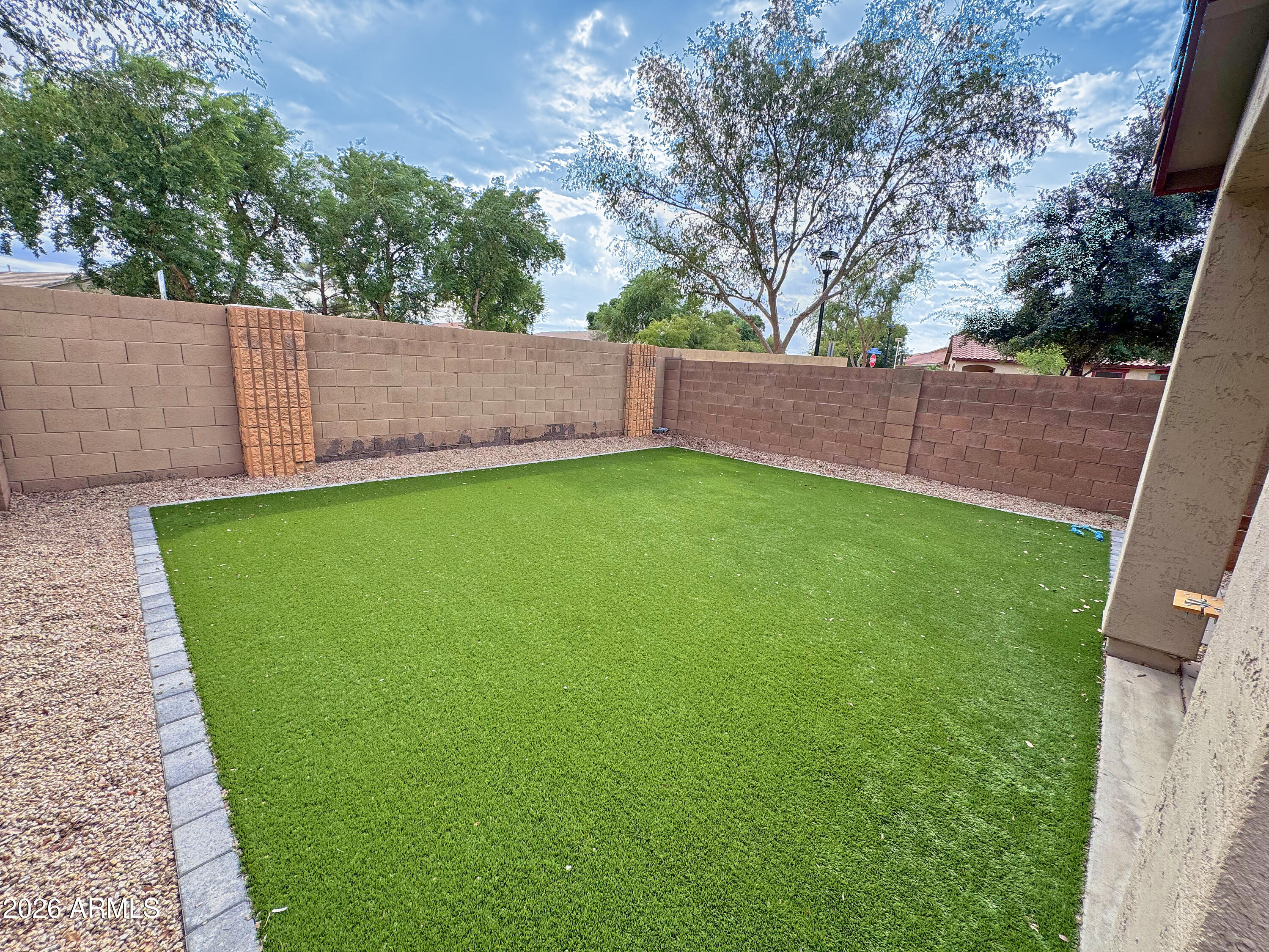 1032 E Cantebria Drive