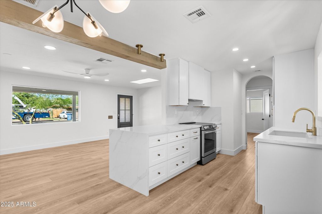 Photo of 543 W 17th Street, Tempe, AZ 85281 (MLS # 6928788)