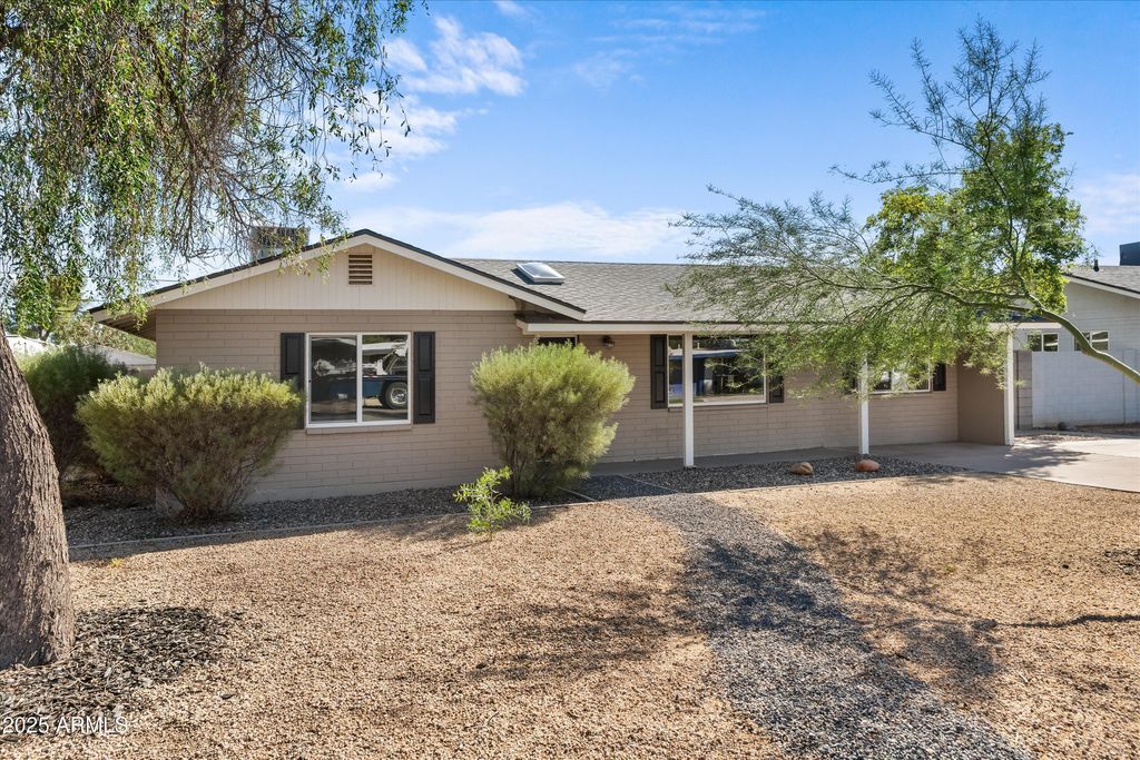 Photo of 543 W 17th Street, Tempe, AZ 85281 (MLS # 6928788)