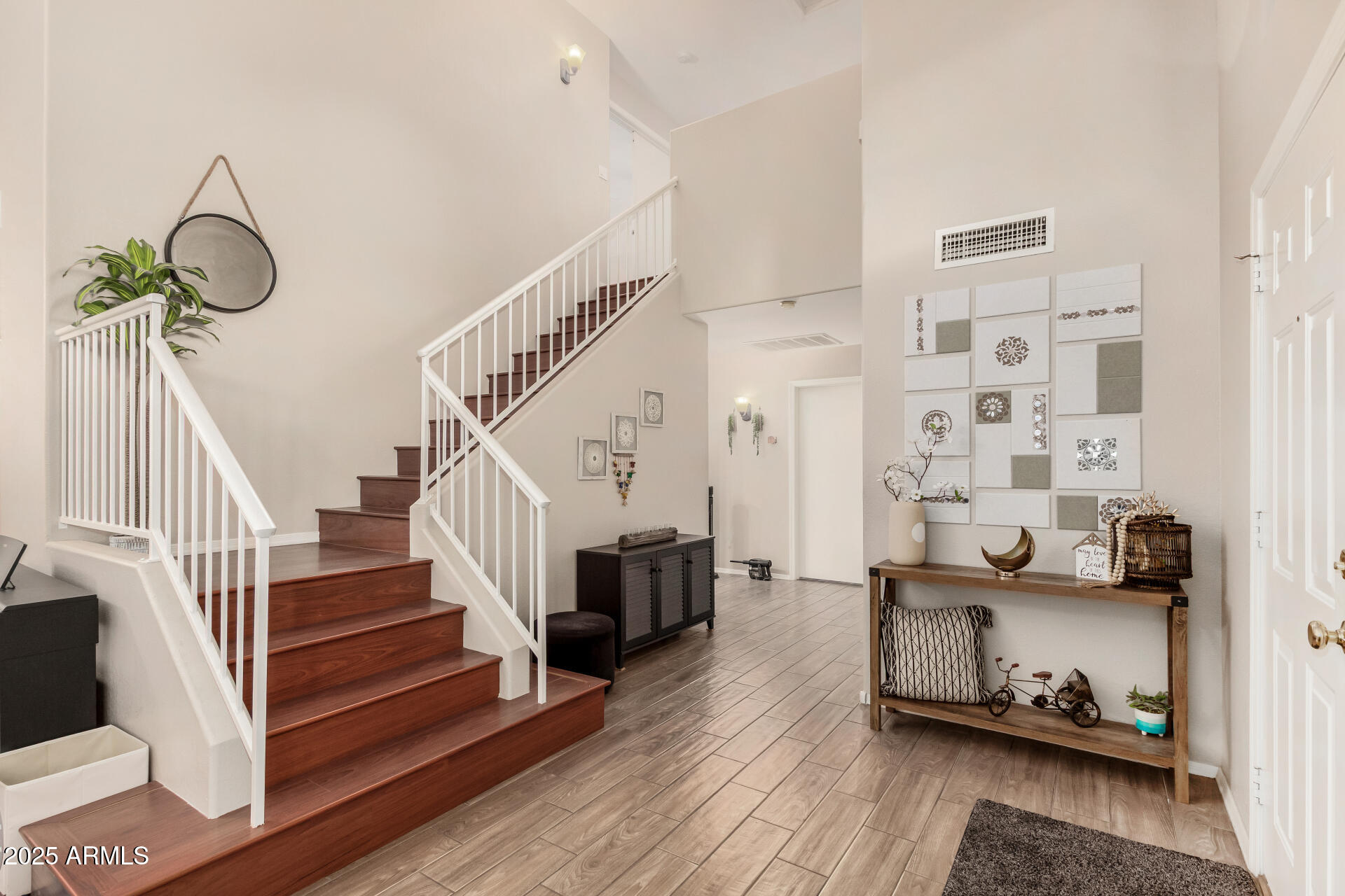 4616 E SUMMERHAVEN Drive