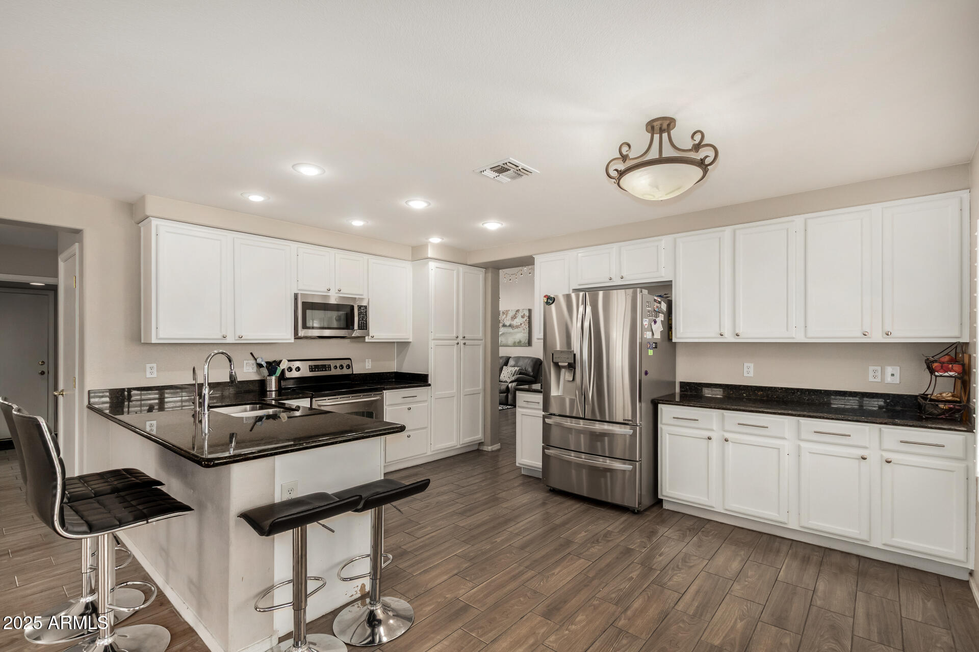 4616 E SUMMERHAVEN Drive