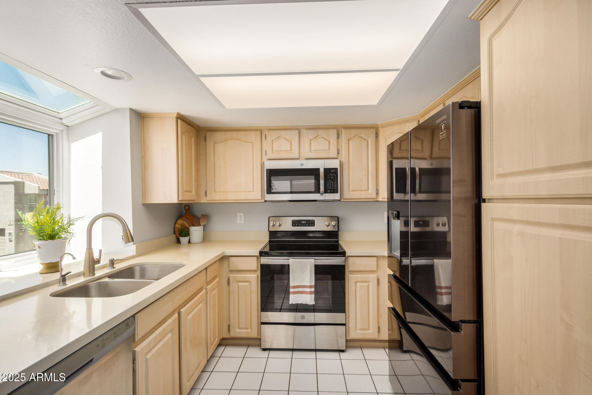 2834 S EXTENSION Road 2001