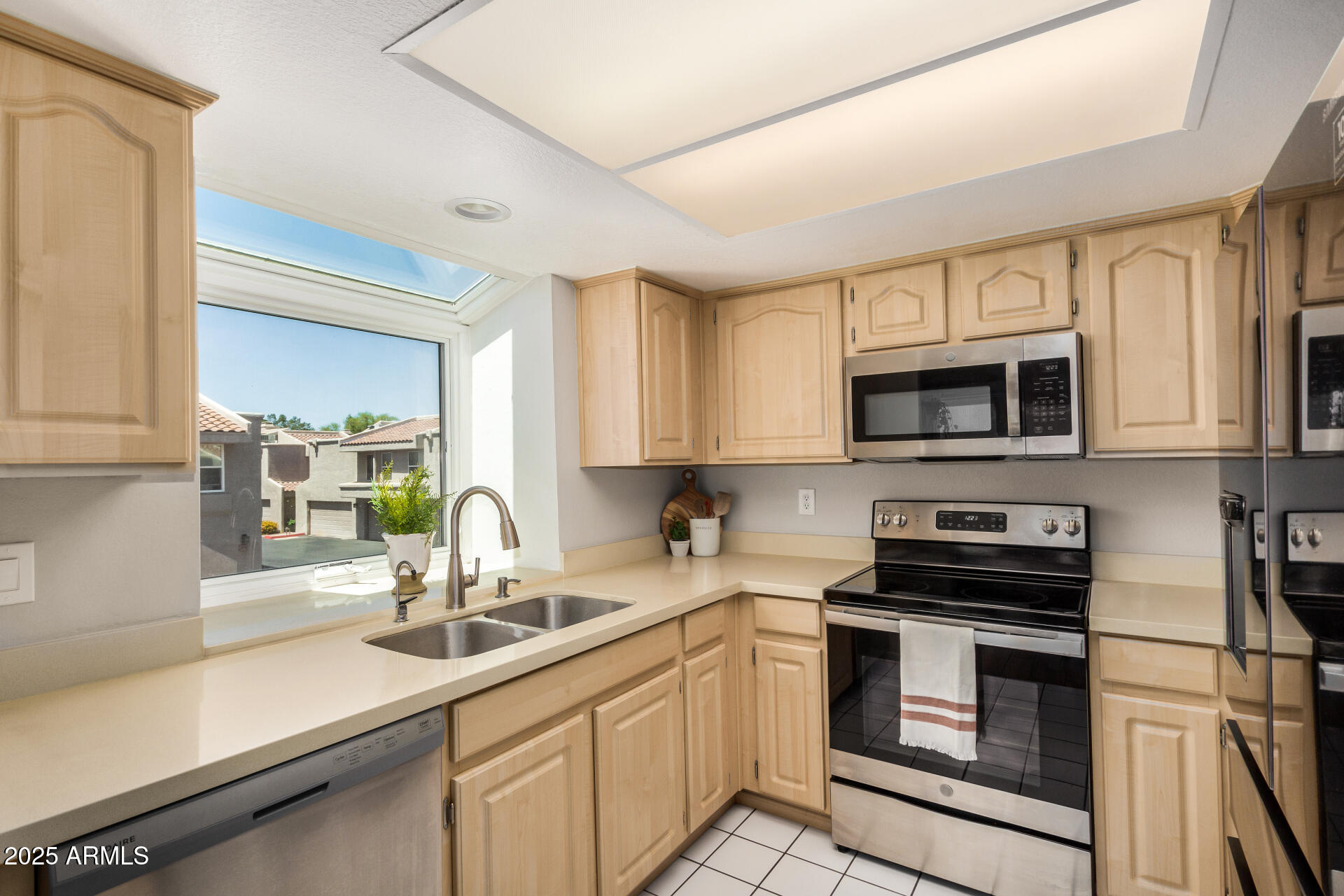 2834 S EXTENSION Road 2001