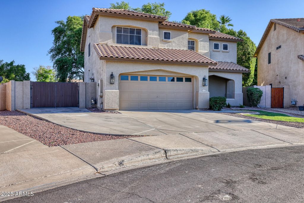 Photo of 8129 W Ross Avenue, Peoria, AZ 85382 (MLS # 6920050)