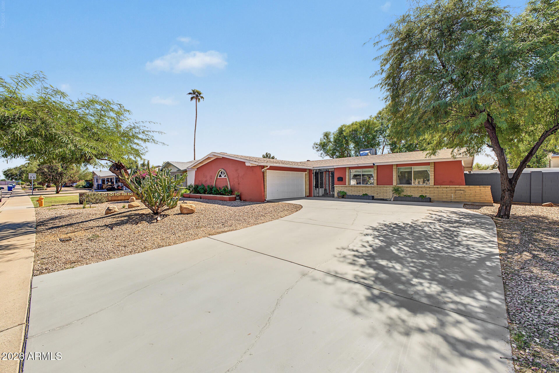 2115 E FREMONT Drive