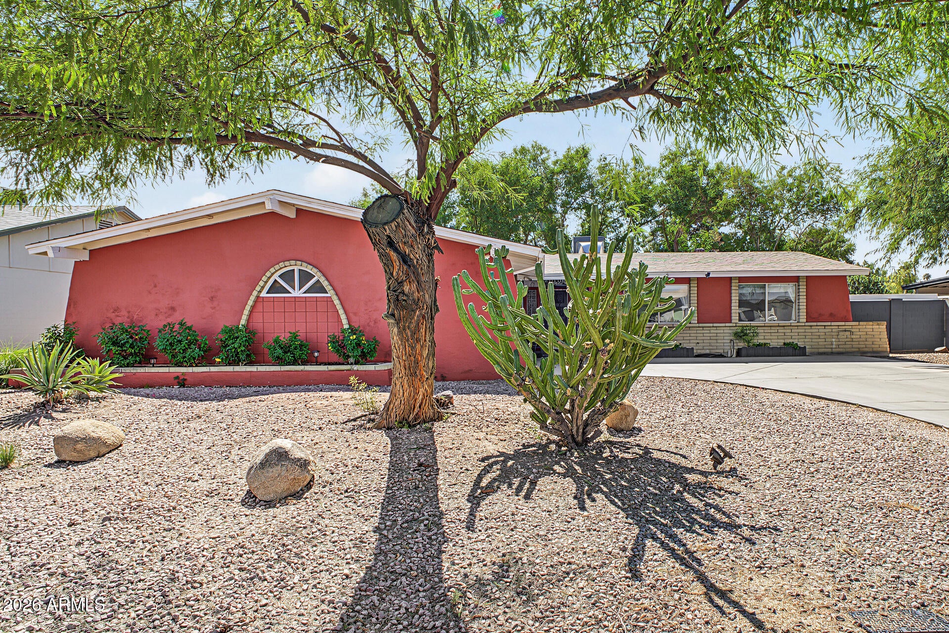 2115 E FREMONT Drive
