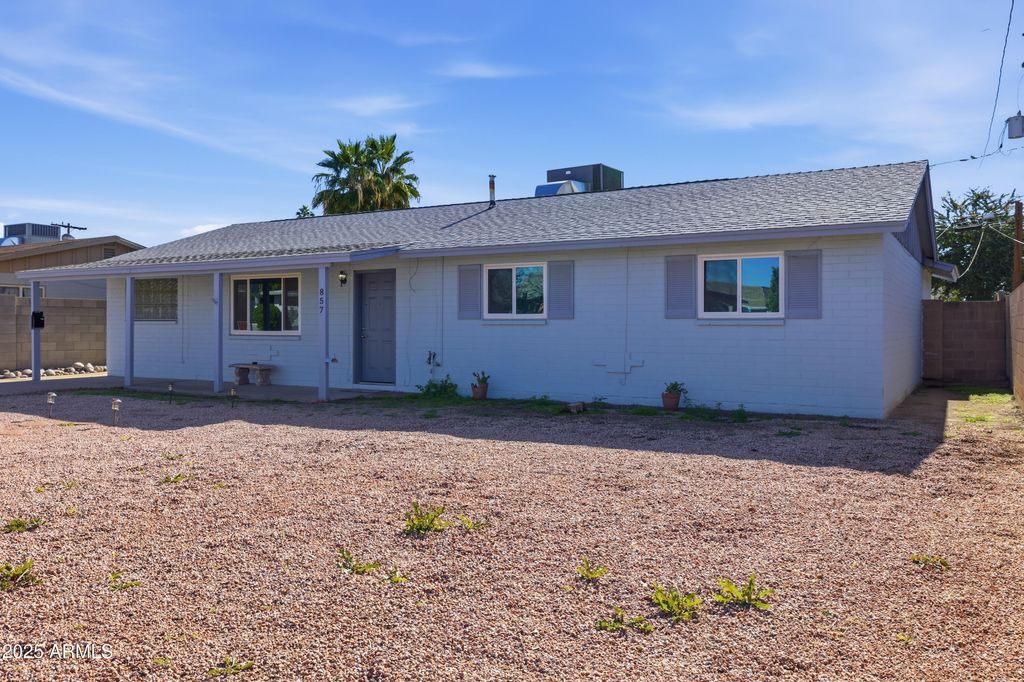 Photo of 857 E Buffalo Street, Chandler, AZ 85225 (MLS # 6952814)