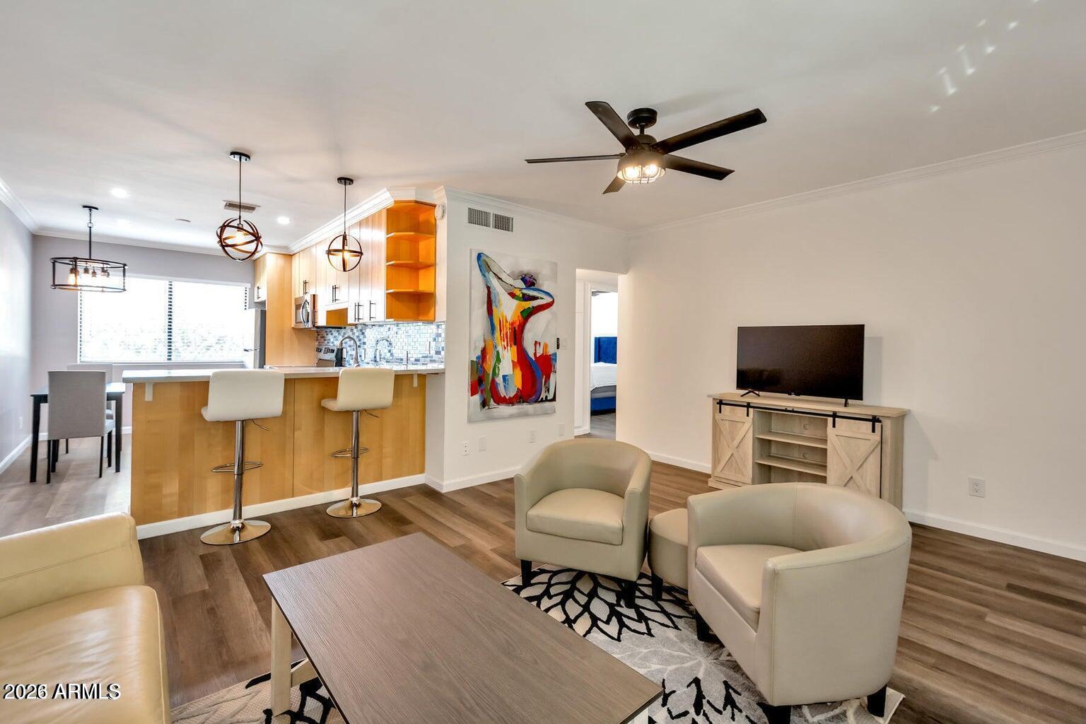 721 E MONTEBELLO Avenue 225