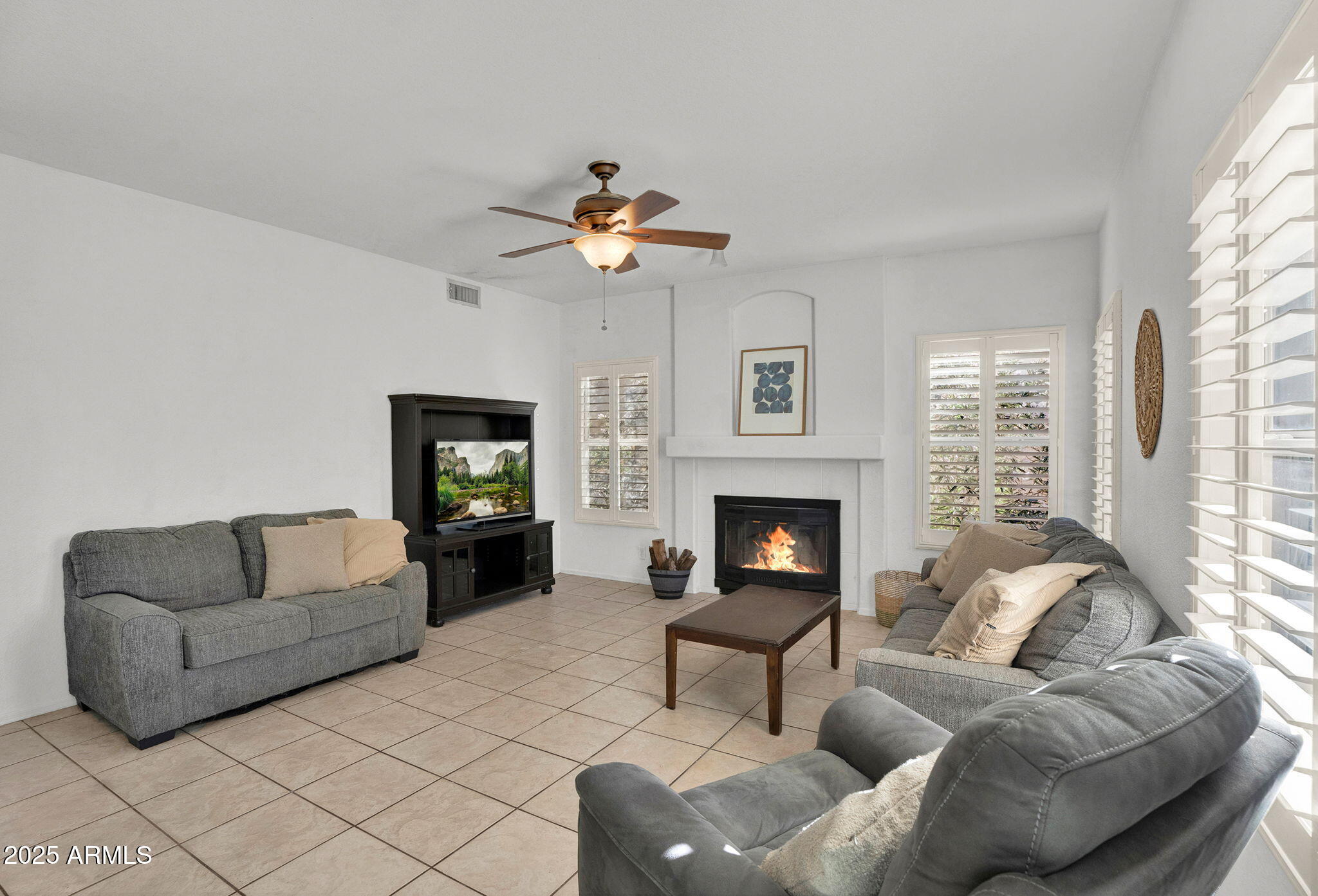 4257 E MICHELLE Avenue