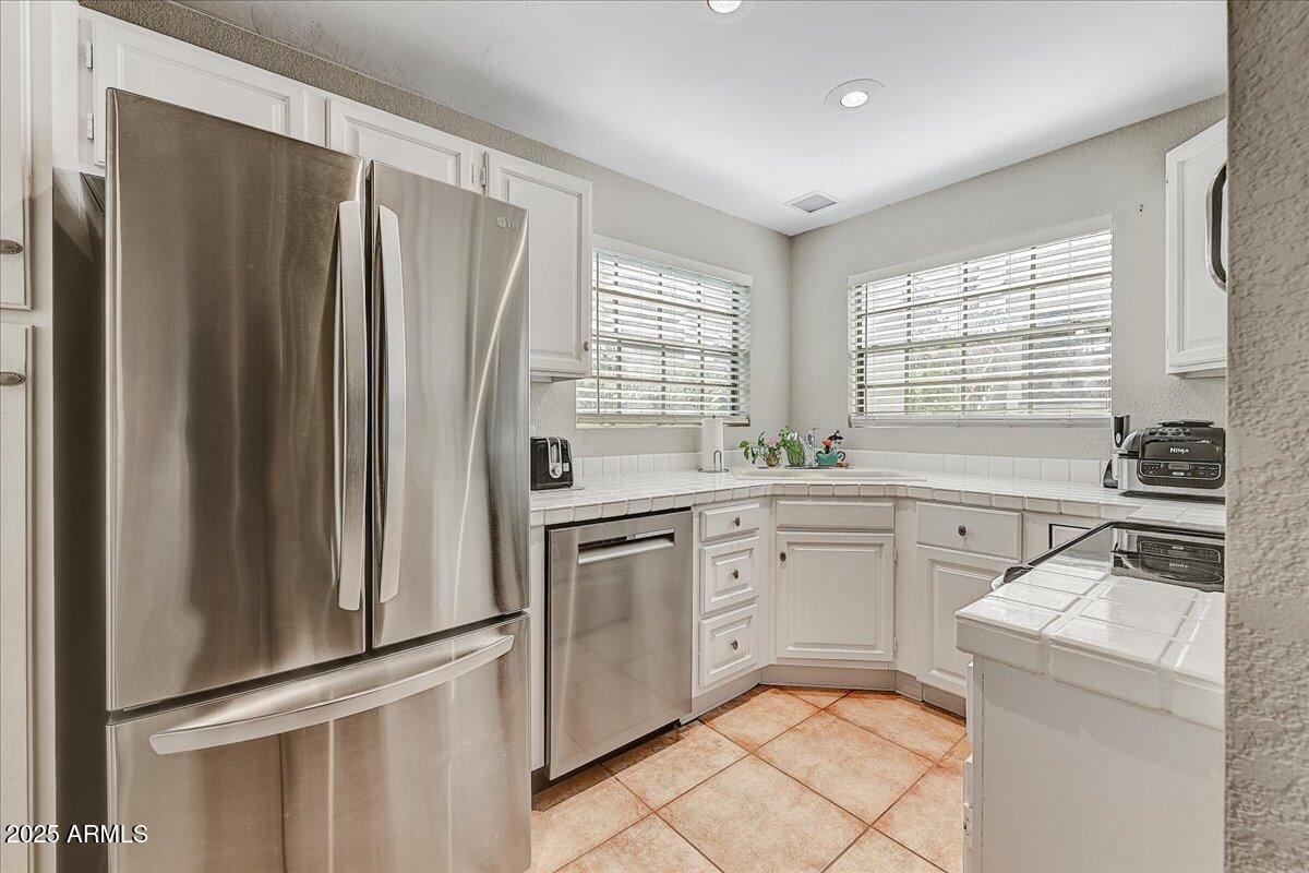 10015 E MOUNTAIN VIEW Road 1001