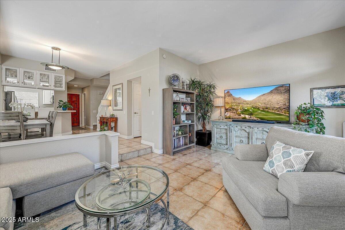 10015 E MOUNTAIN VIEW Road 1001