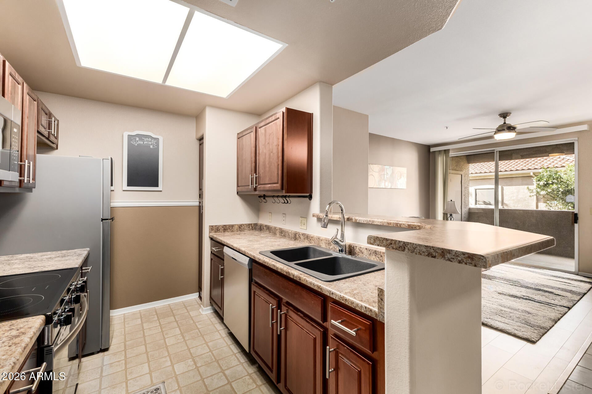 3830 E LAKEWOOD Parkway E 2031