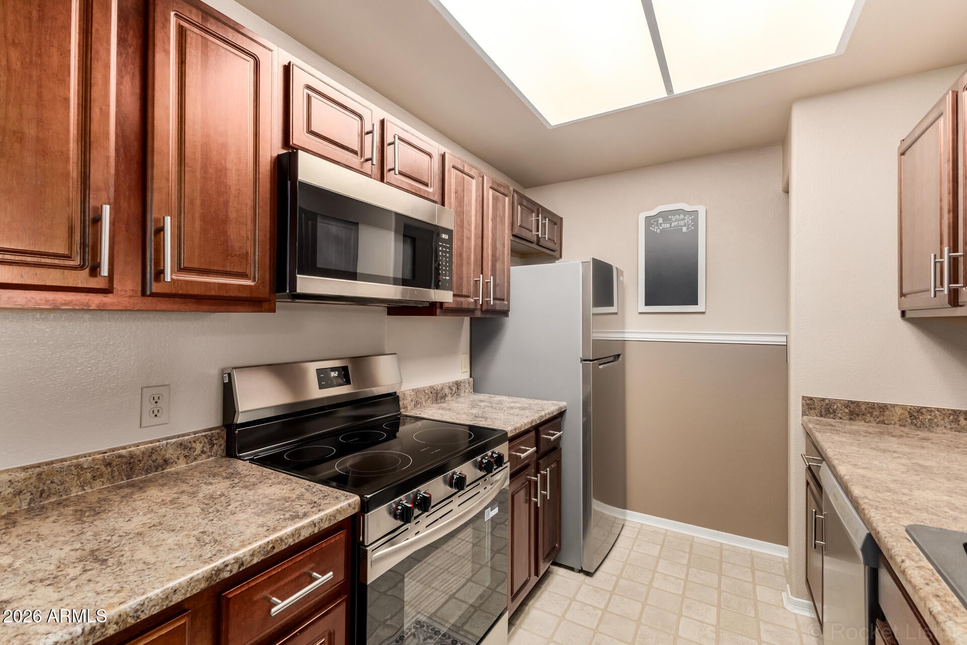 3830 E LAKEWOOD Parkway E 2031