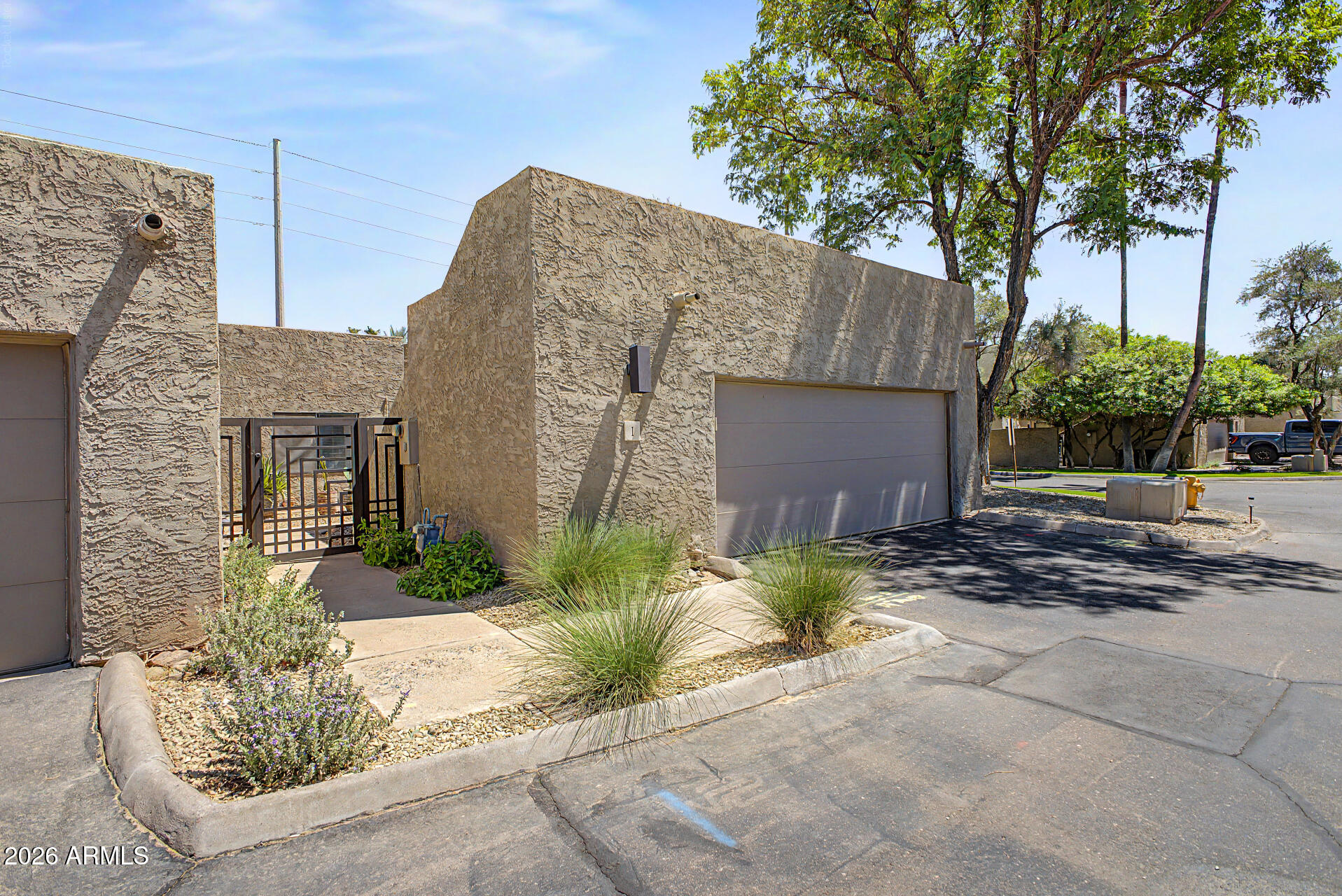 7209 E MCDONALD Drive 1
