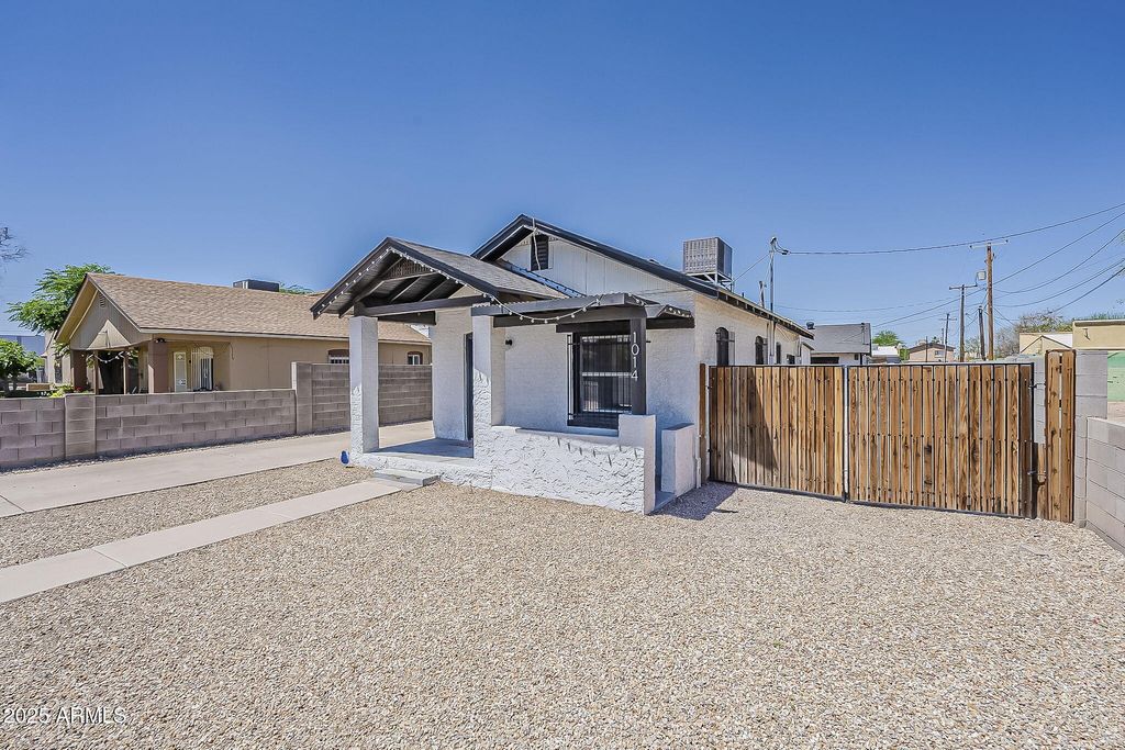 Photo of 1014 S 2nd Street, Phoenix, AZ 85004 (MLS # 6916579)