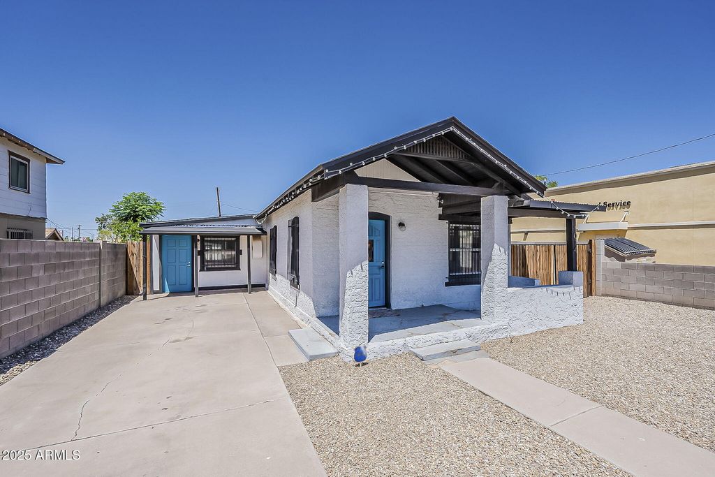 Photo of 1014 S 2nd Street, Phoenix, AZ 85004 (MLS # 6916579)