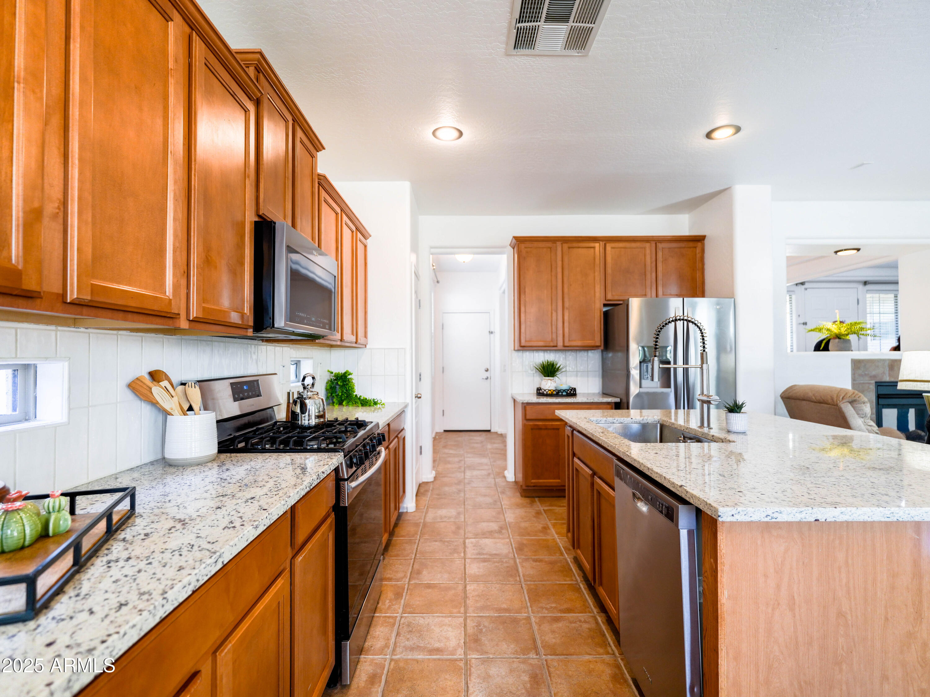 19403 E ARROWHEAD Trail