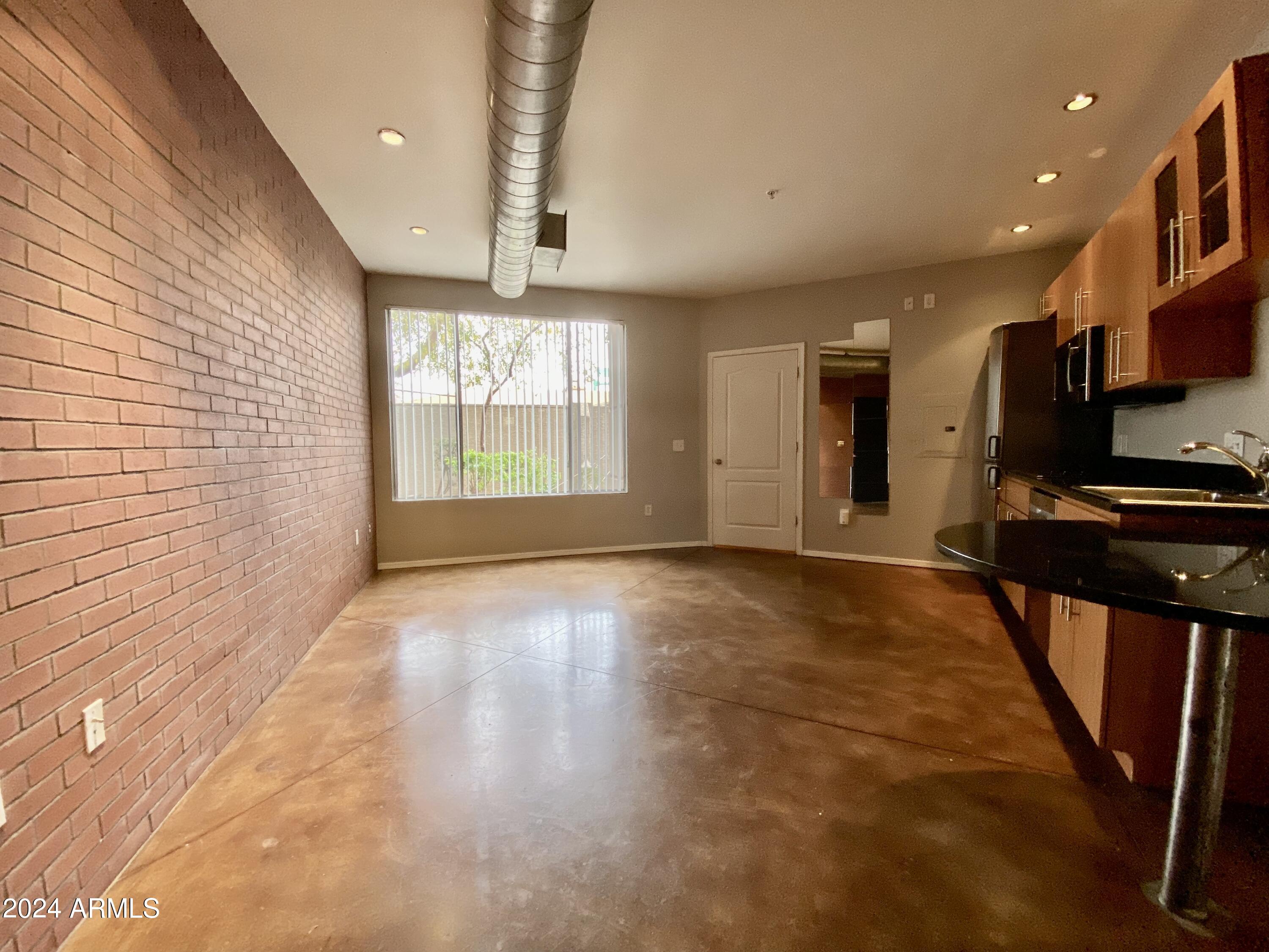 1701 E COLTER Street 141