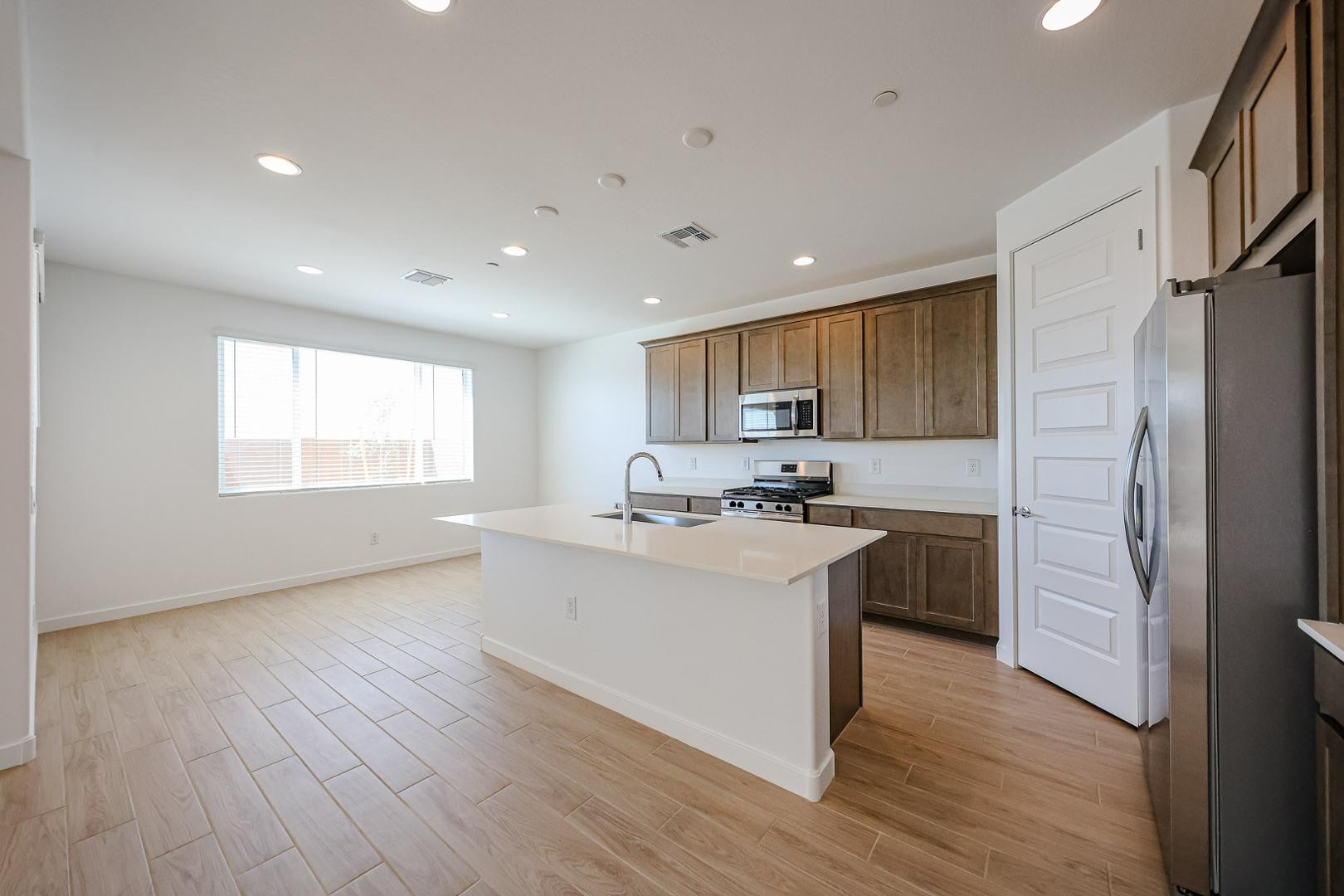 12053 W Calle De Pompas