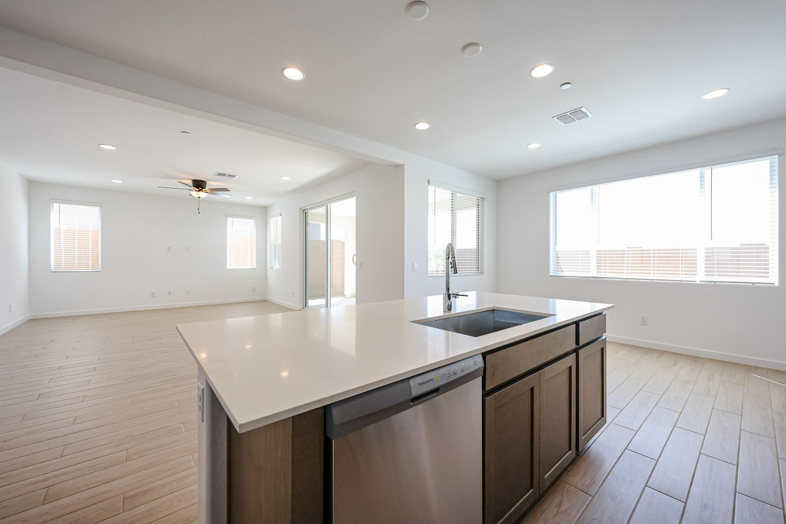 12053 W Calle De Pompas